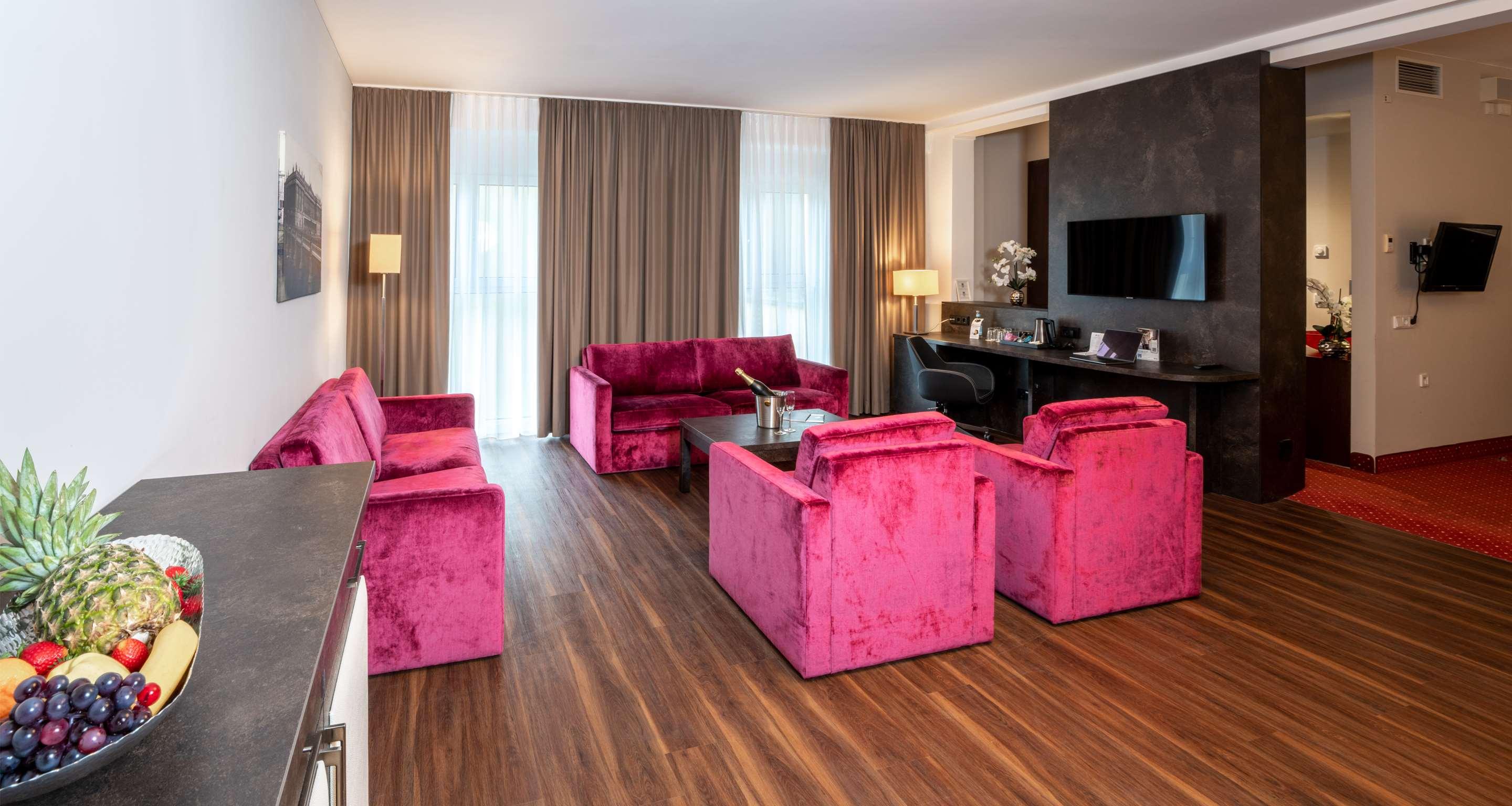 Suite Queen Size Bed