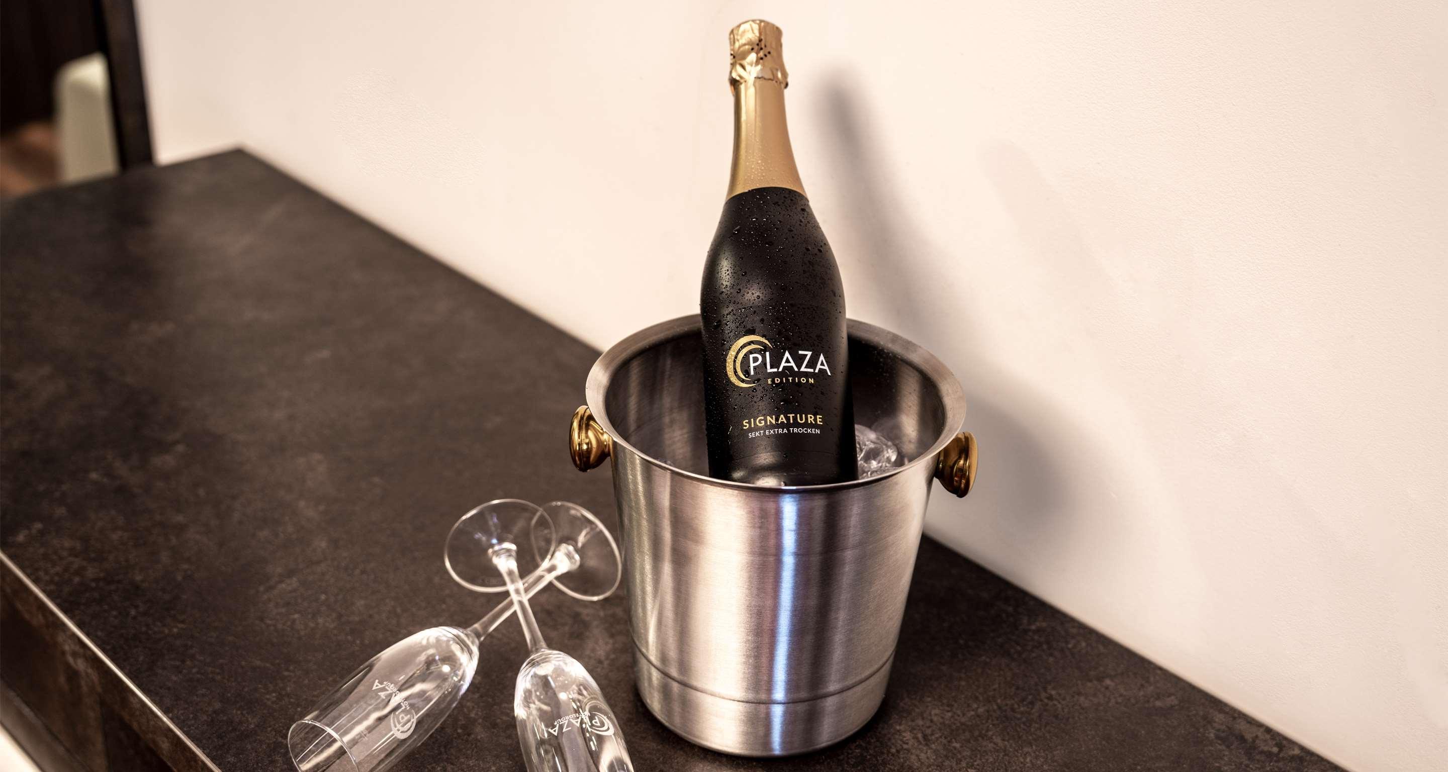 Suite Queen Size Bed