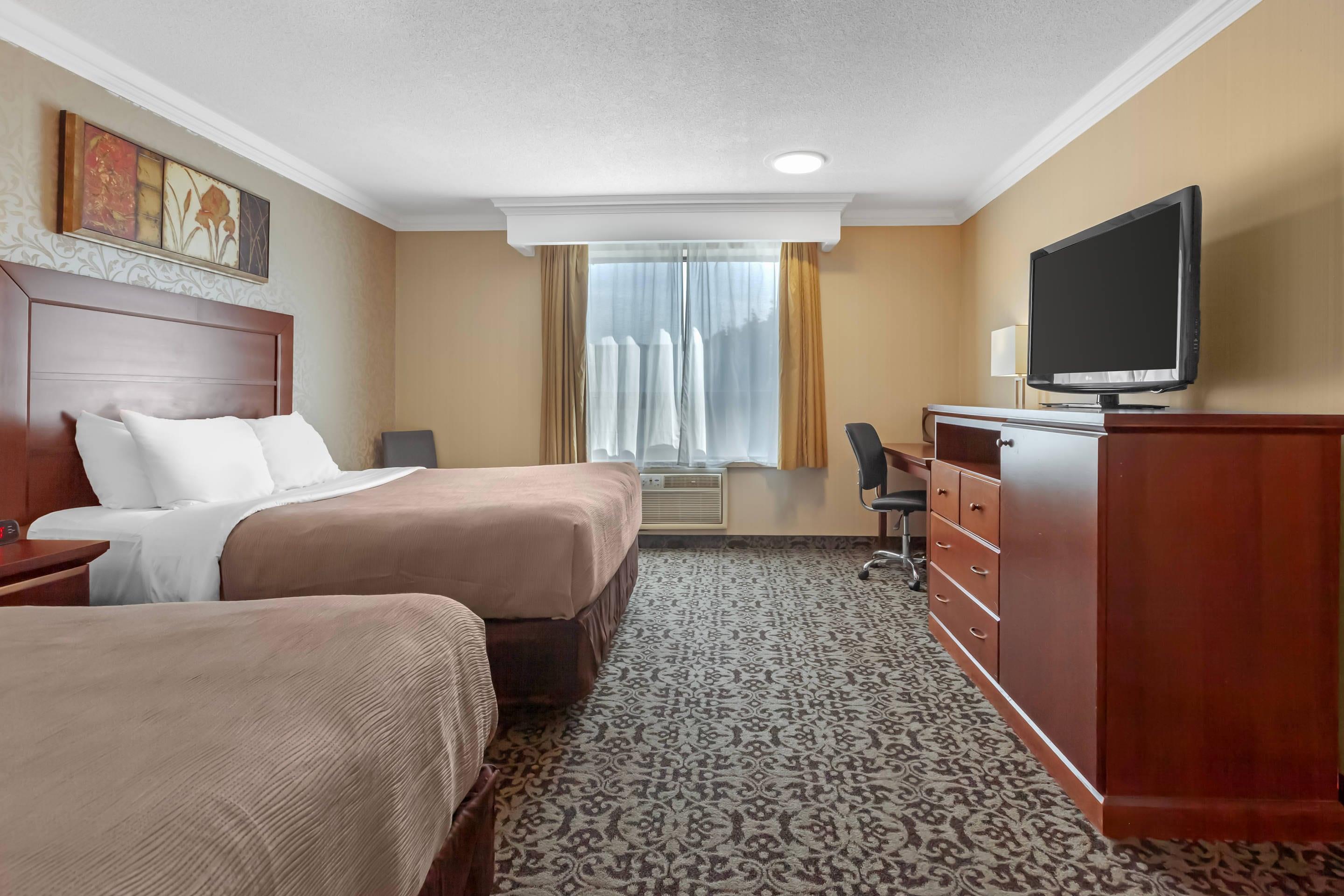 Double or Twin Two Queen Beds