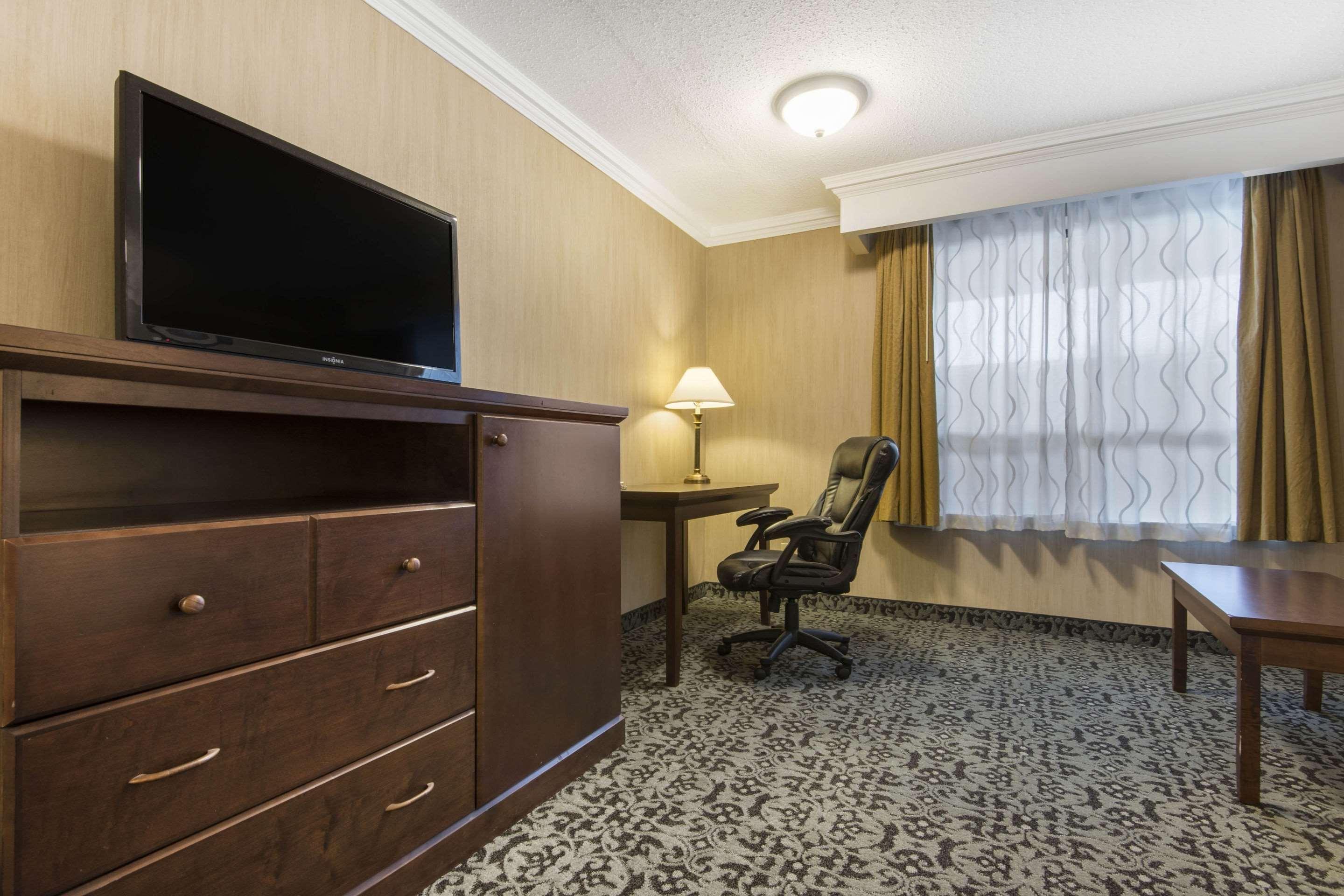 Quadruple Two Queen Beds Non Smoking