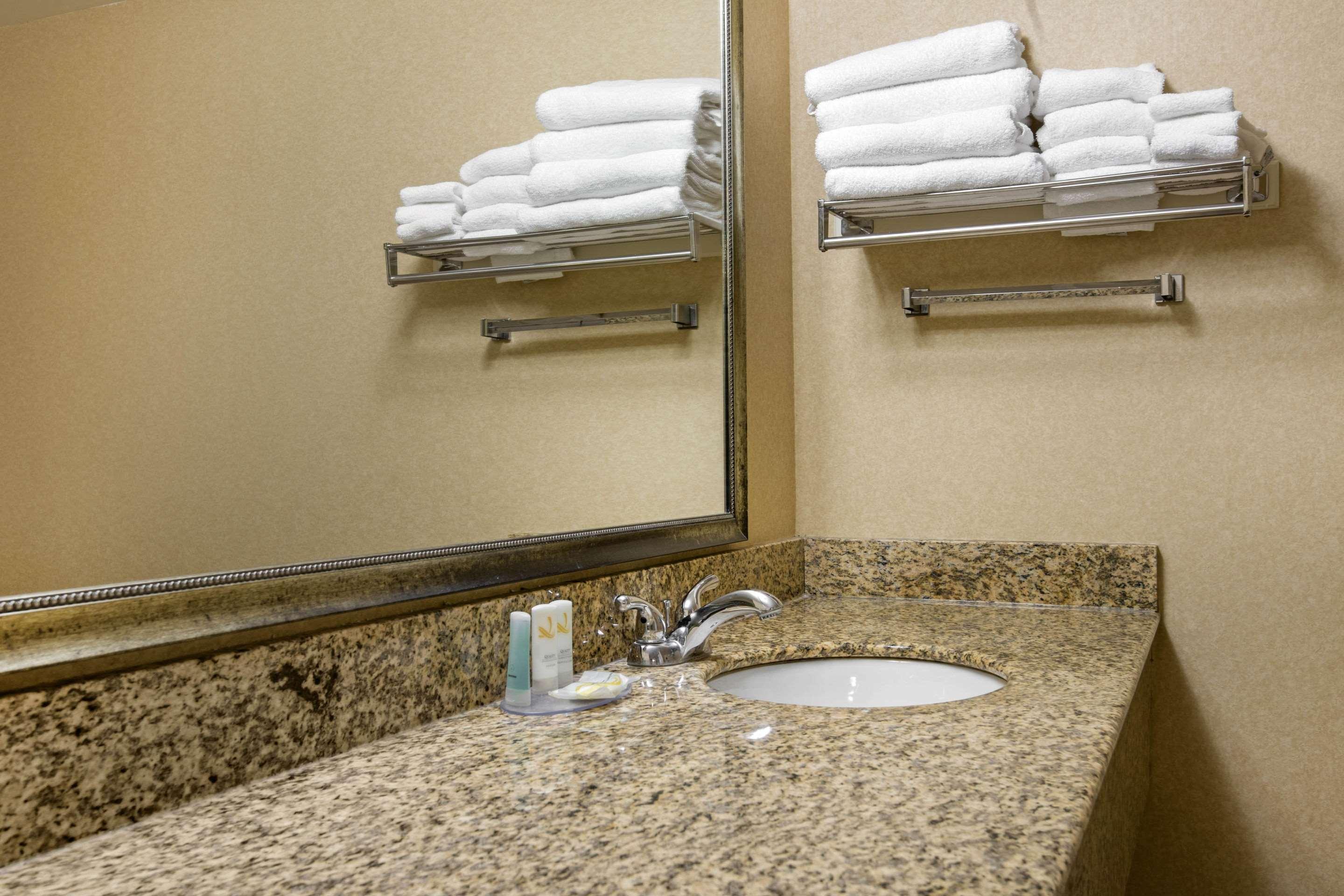 Quadruple Two Queen Beds Non Smoking