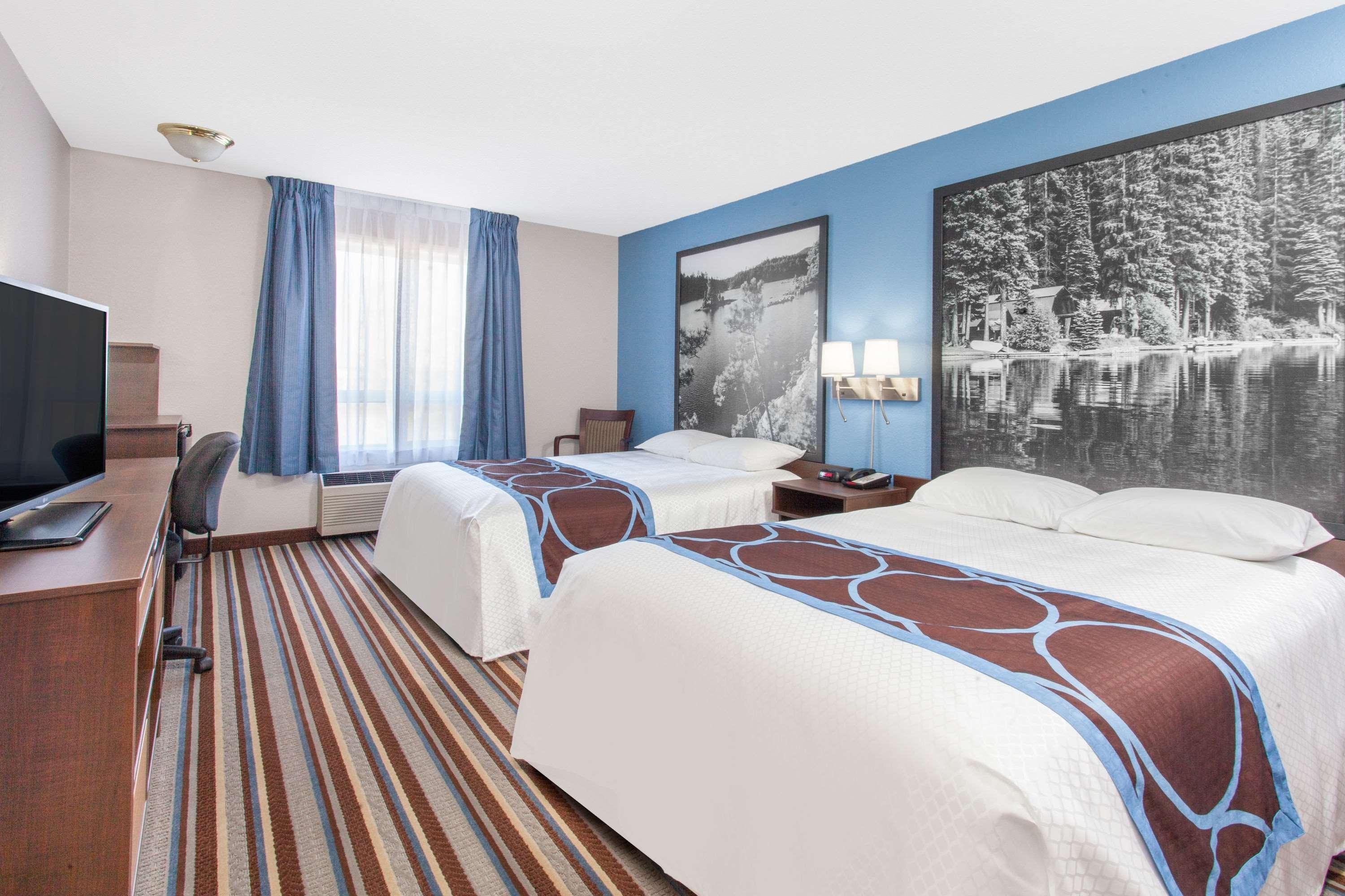 Quadruple Two Queen Beds