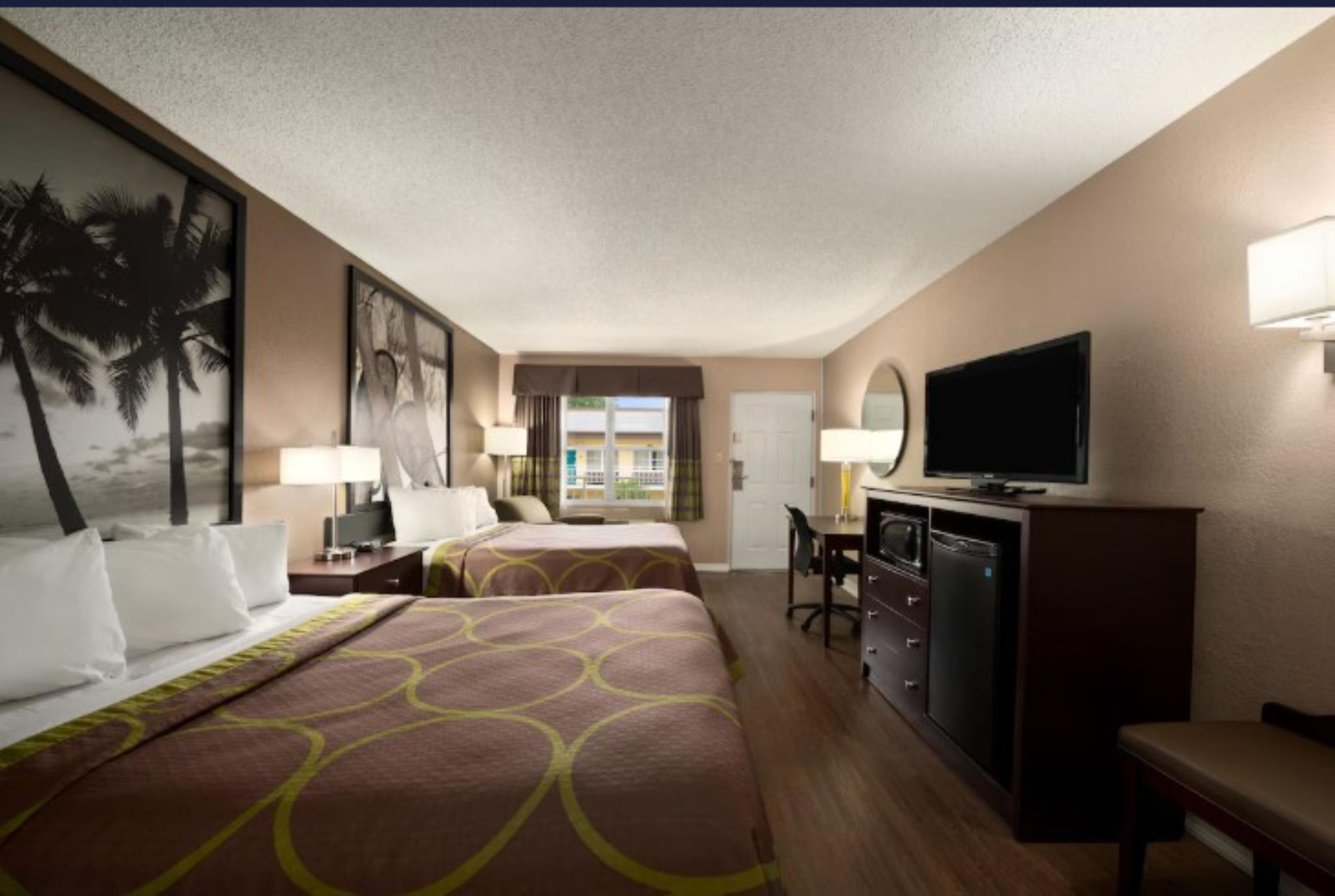 Quadruple Two Queen Beds