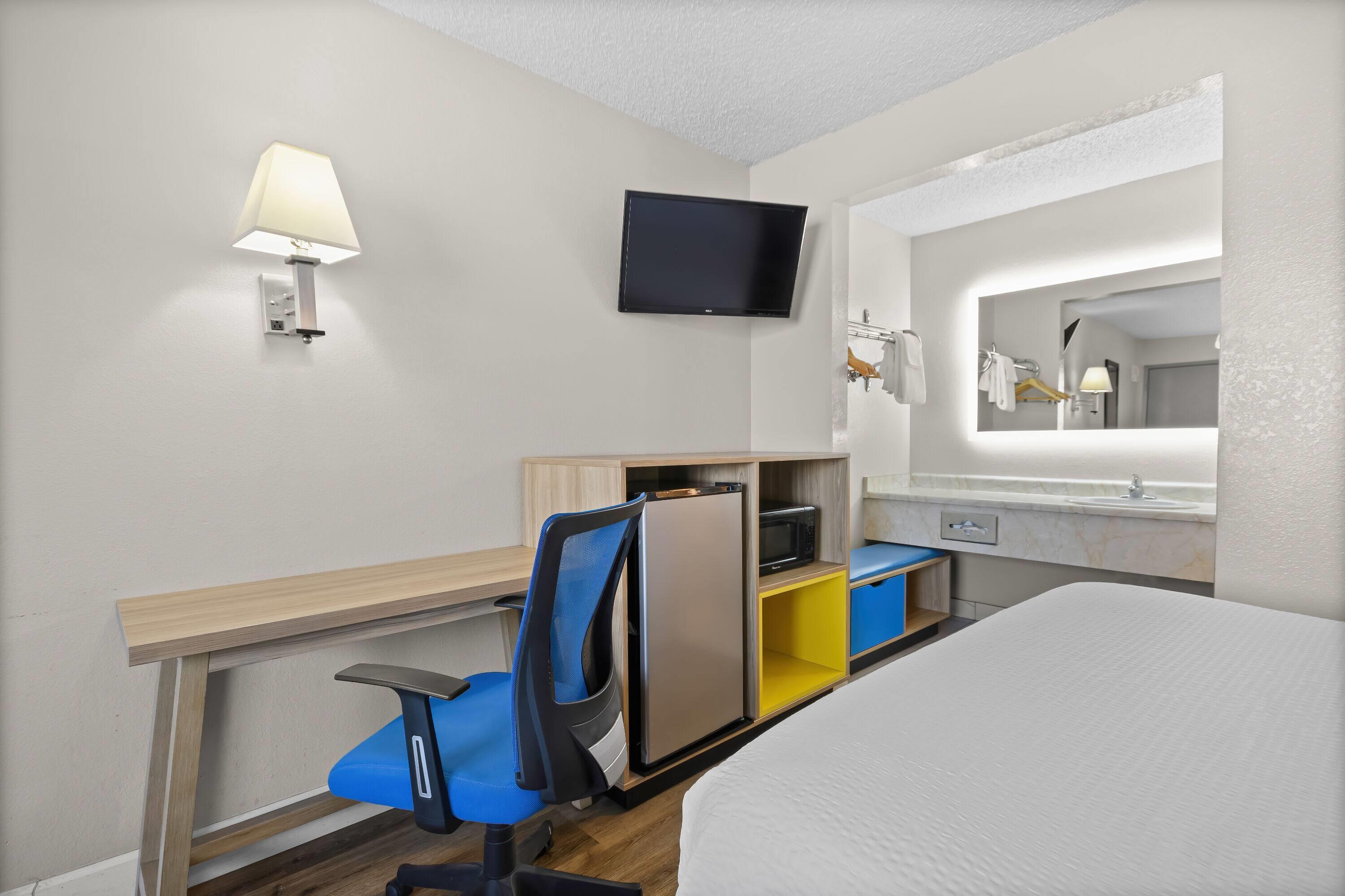 Quadruple Two Queen Beds Non Smoking