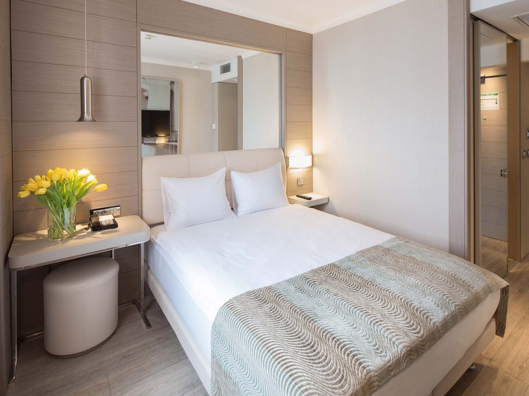 Double or Twin Standard