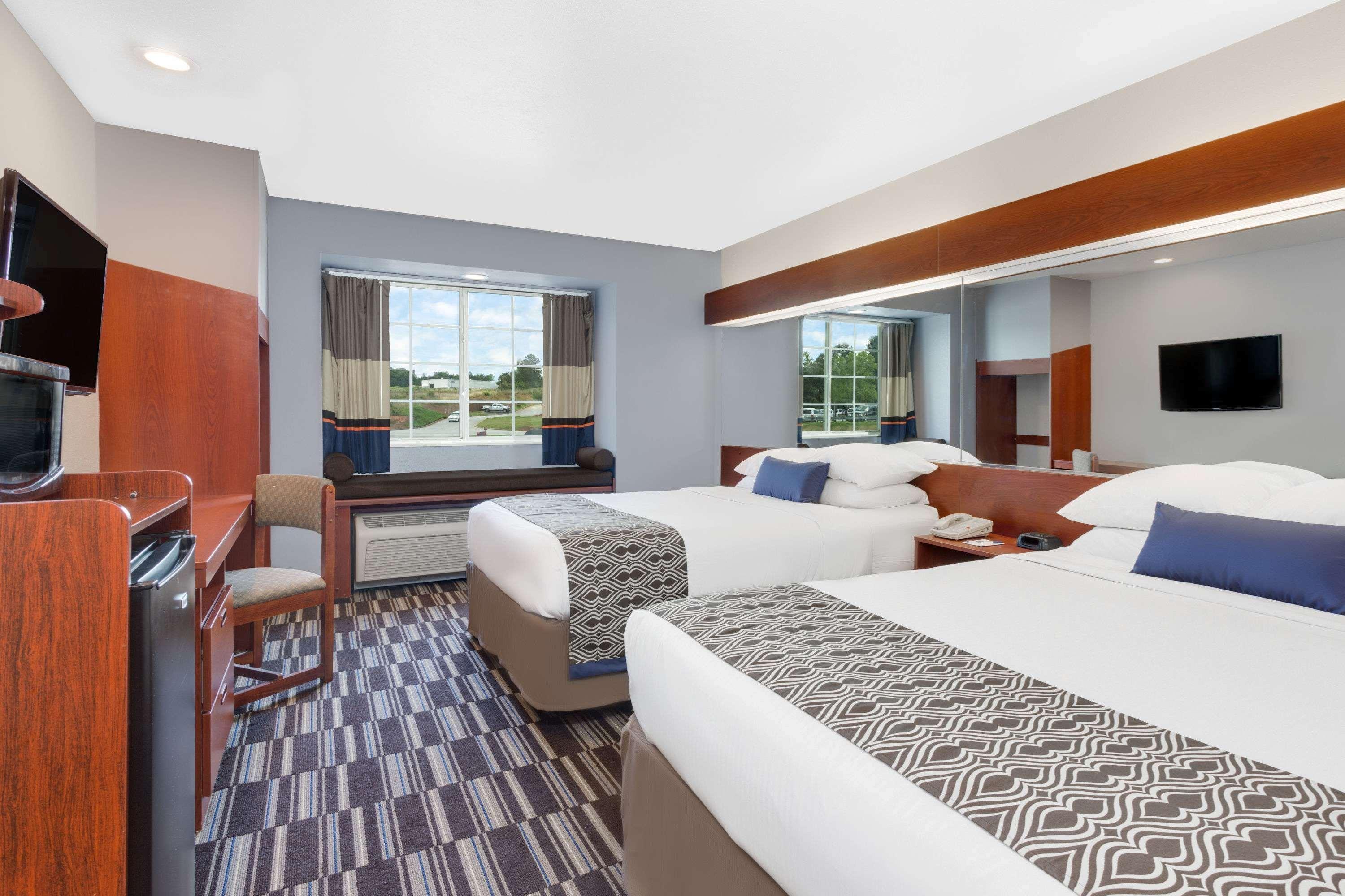 Quadruple Two Queen Beds