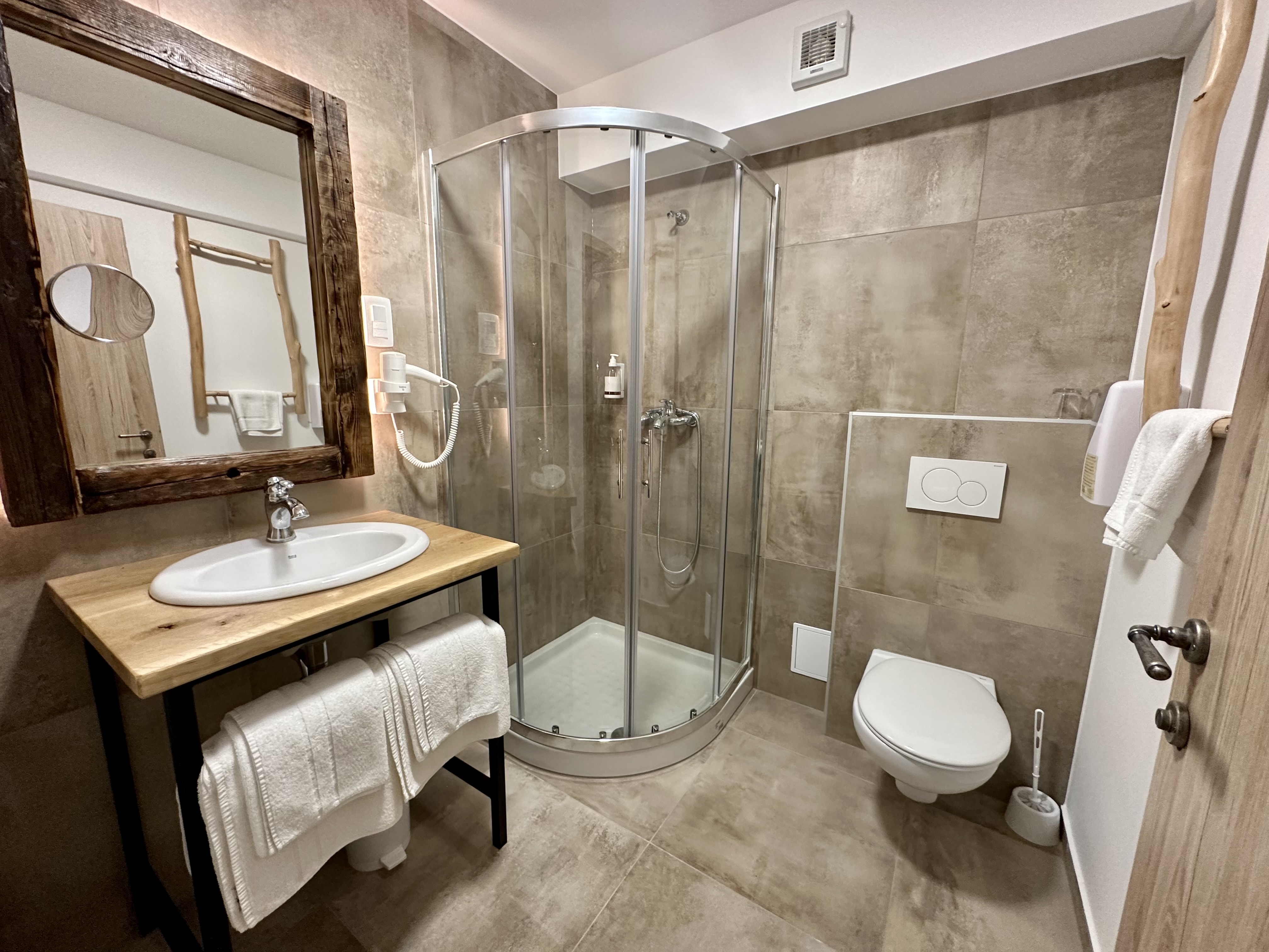 Double or Twin Standard