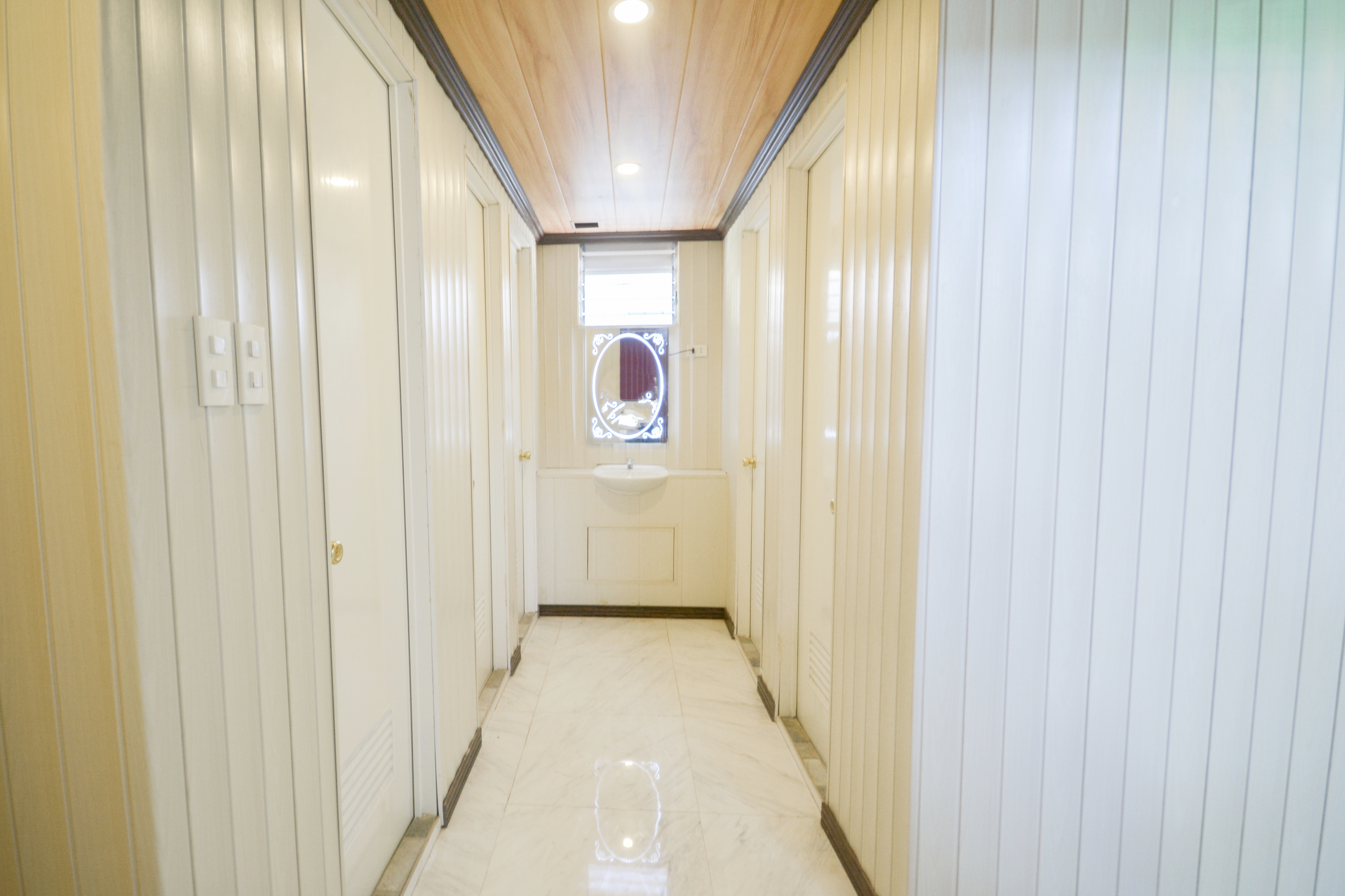 Double Shared External Bathroom