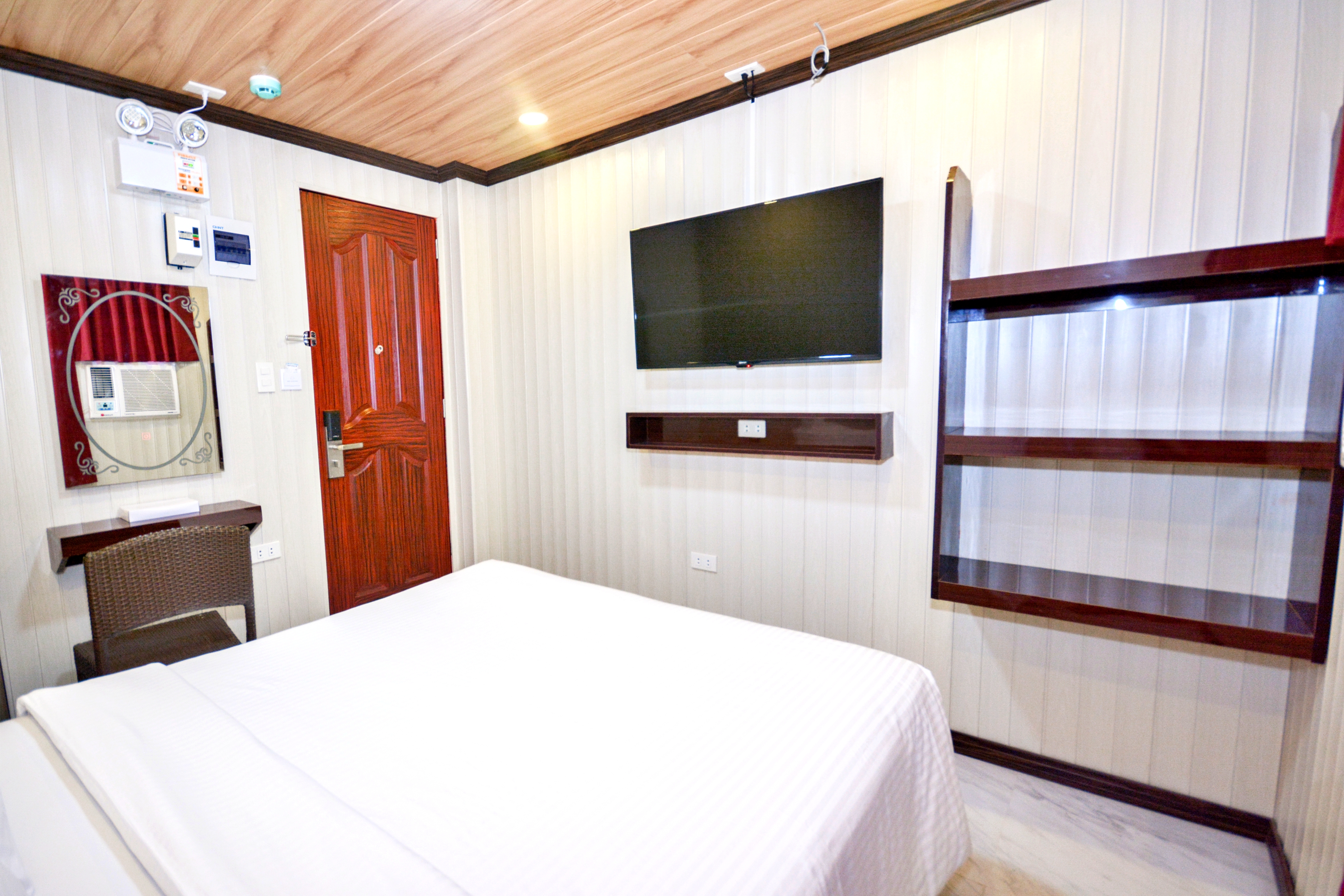 Double Shared External Bathroom