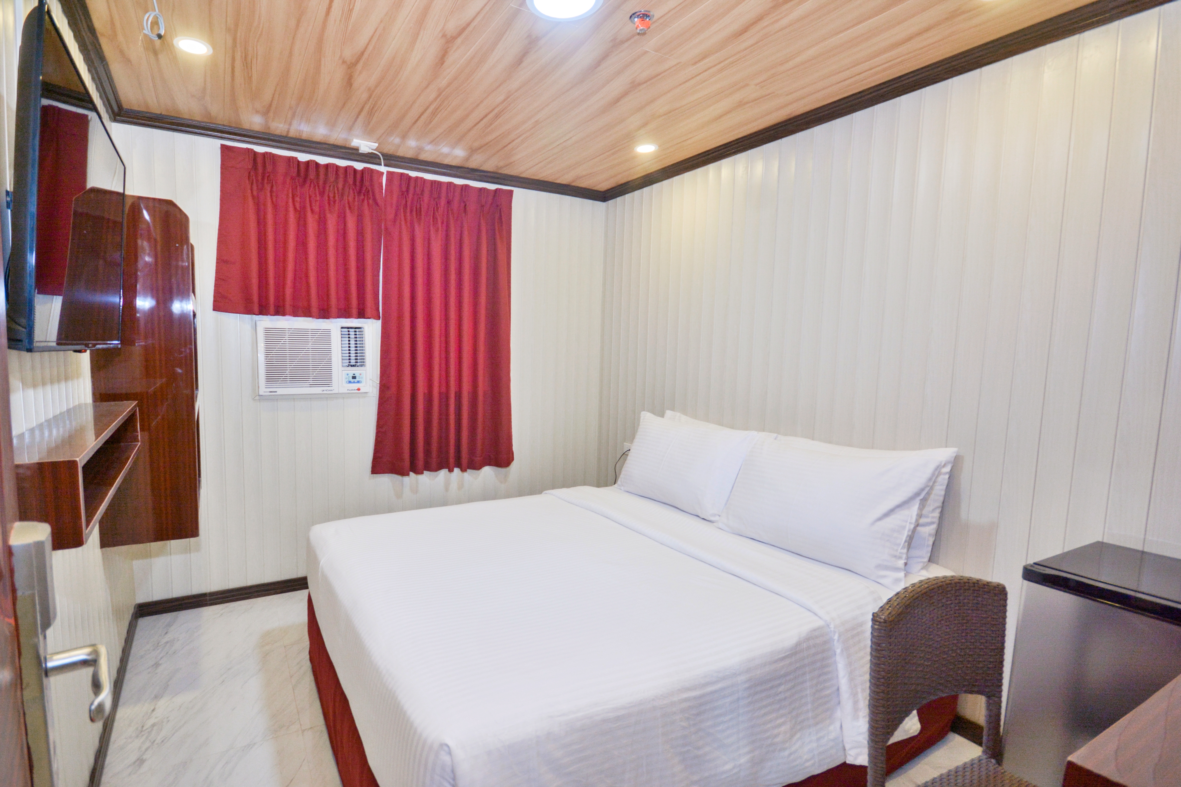 Double Shared External Bathroom