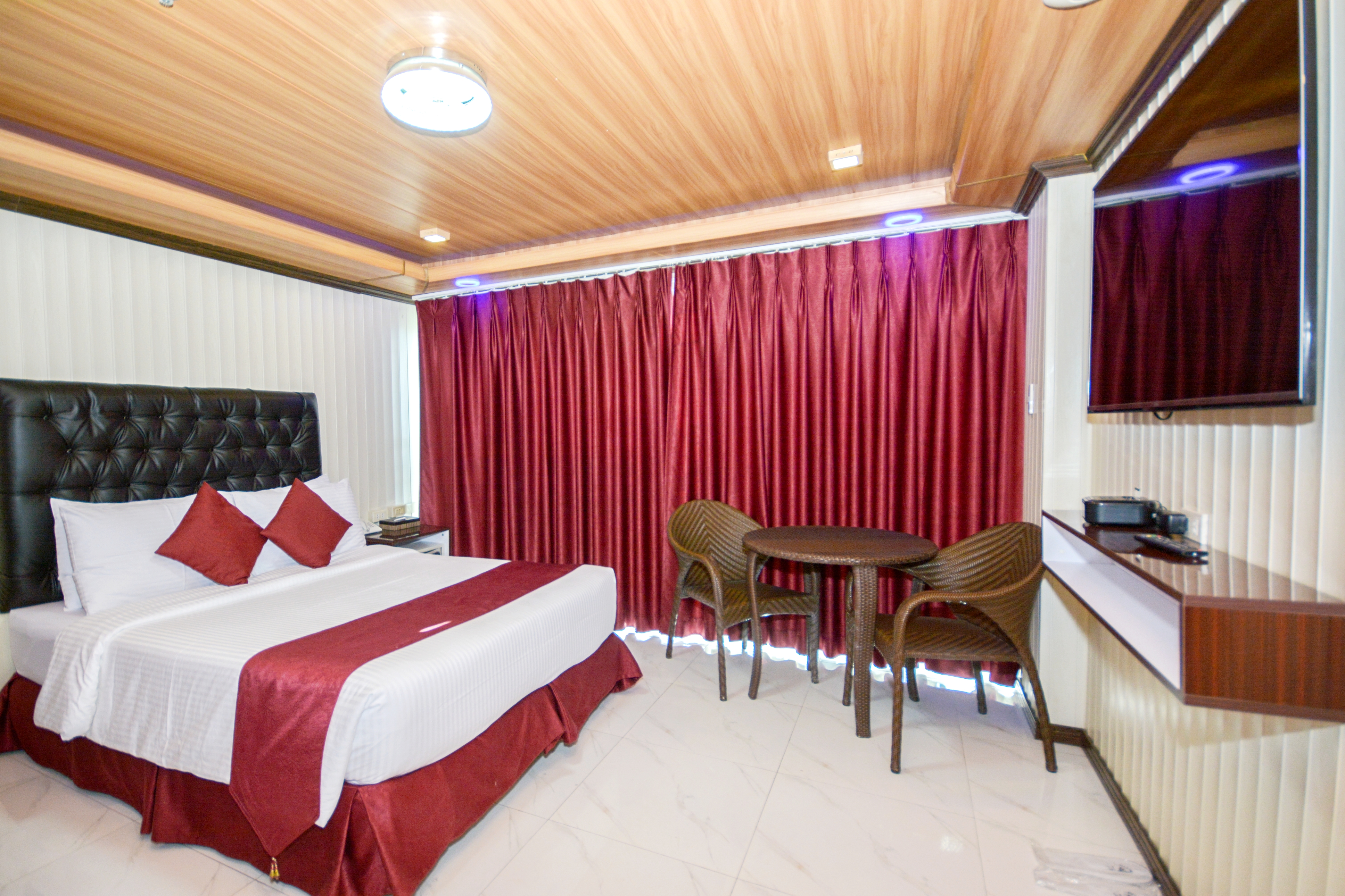 Junior Suite with Views