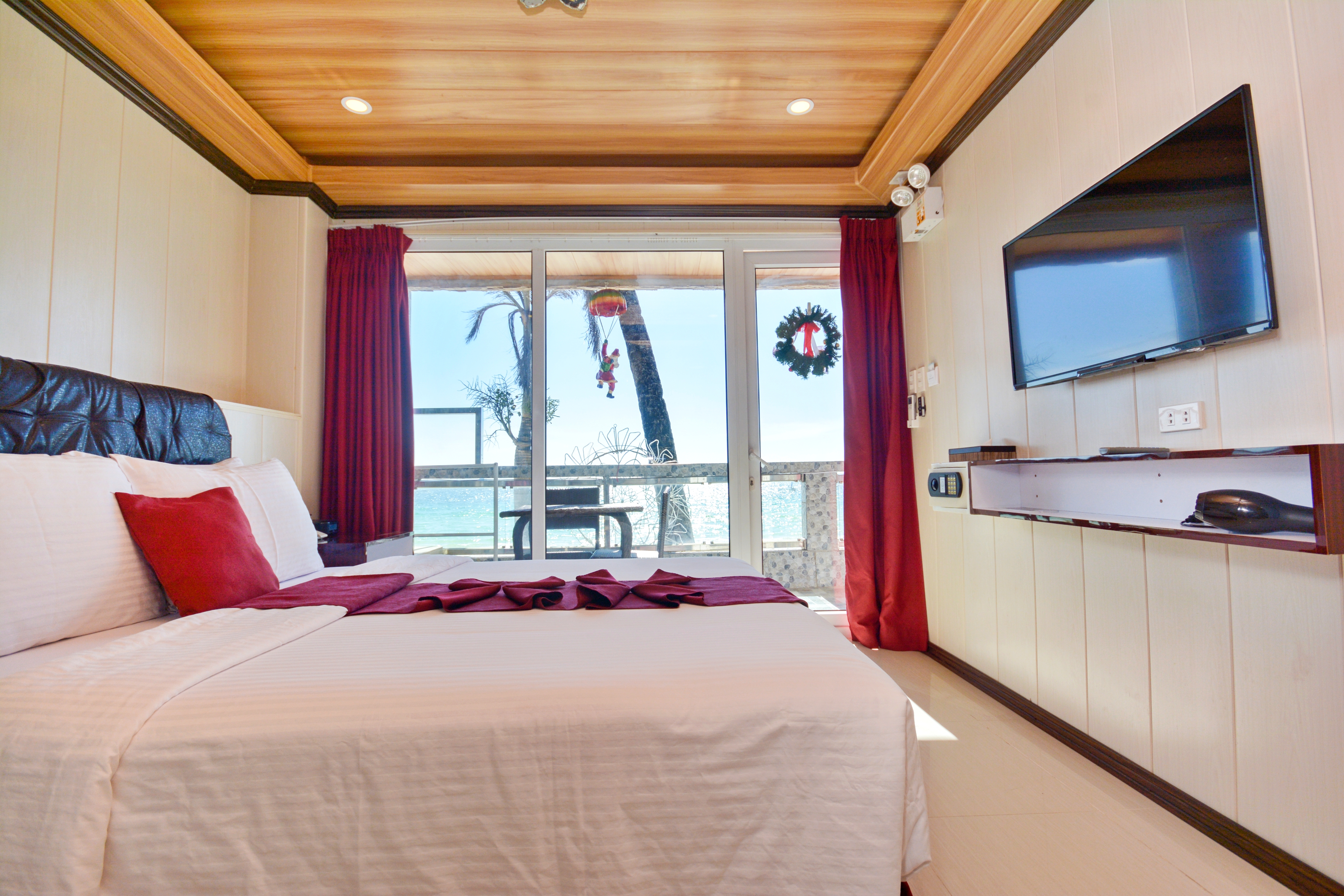 Double Deluxe Beach Front