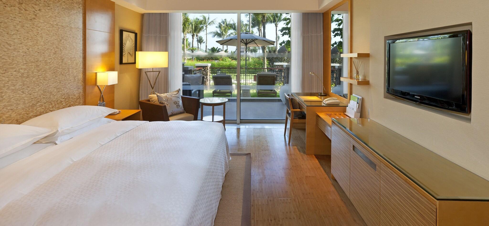 Double Garden View King Bed