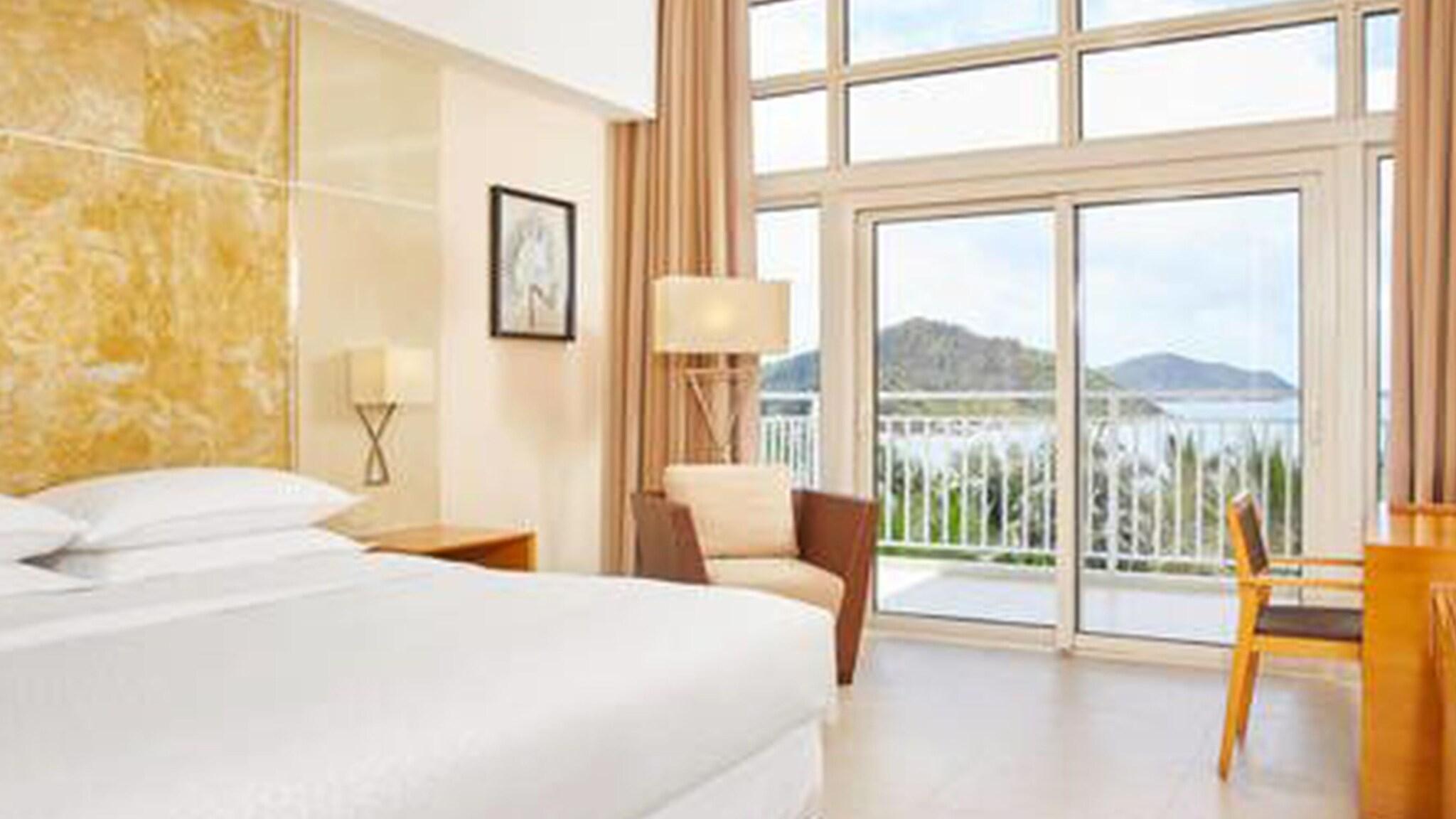 Double Ocean View King Bed