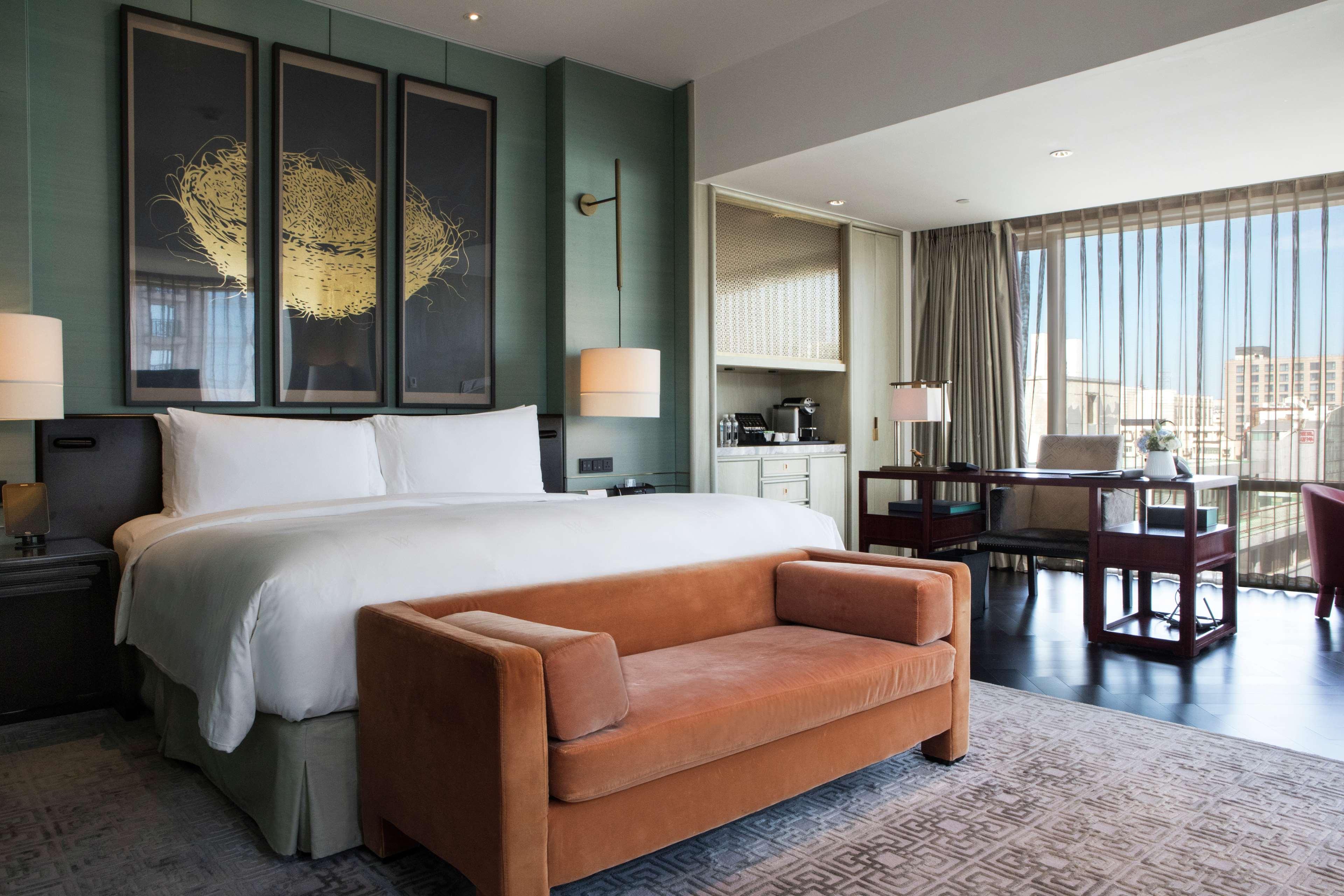 Studio Premier King Bed