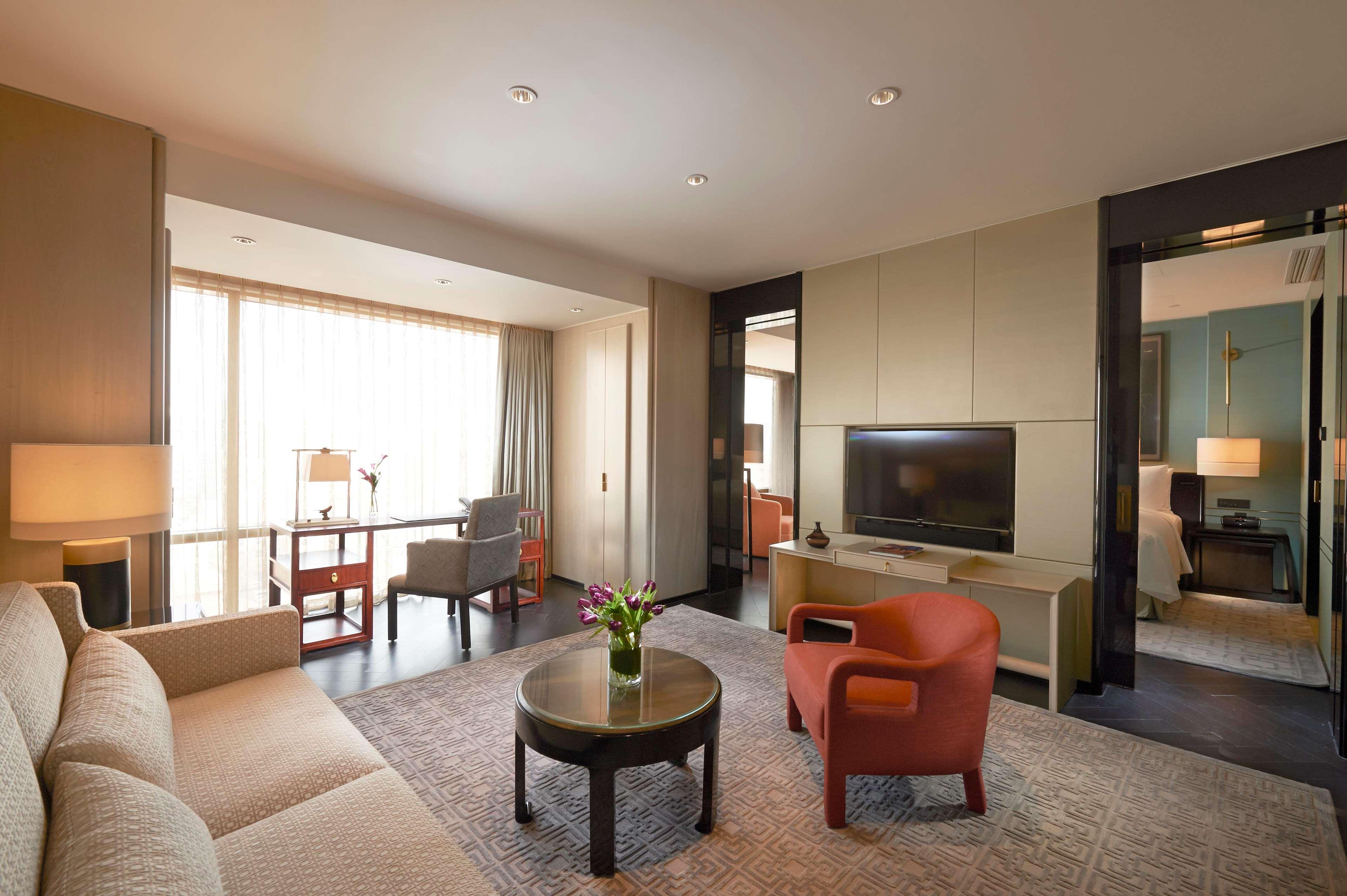 Suite Deluxe King Bed