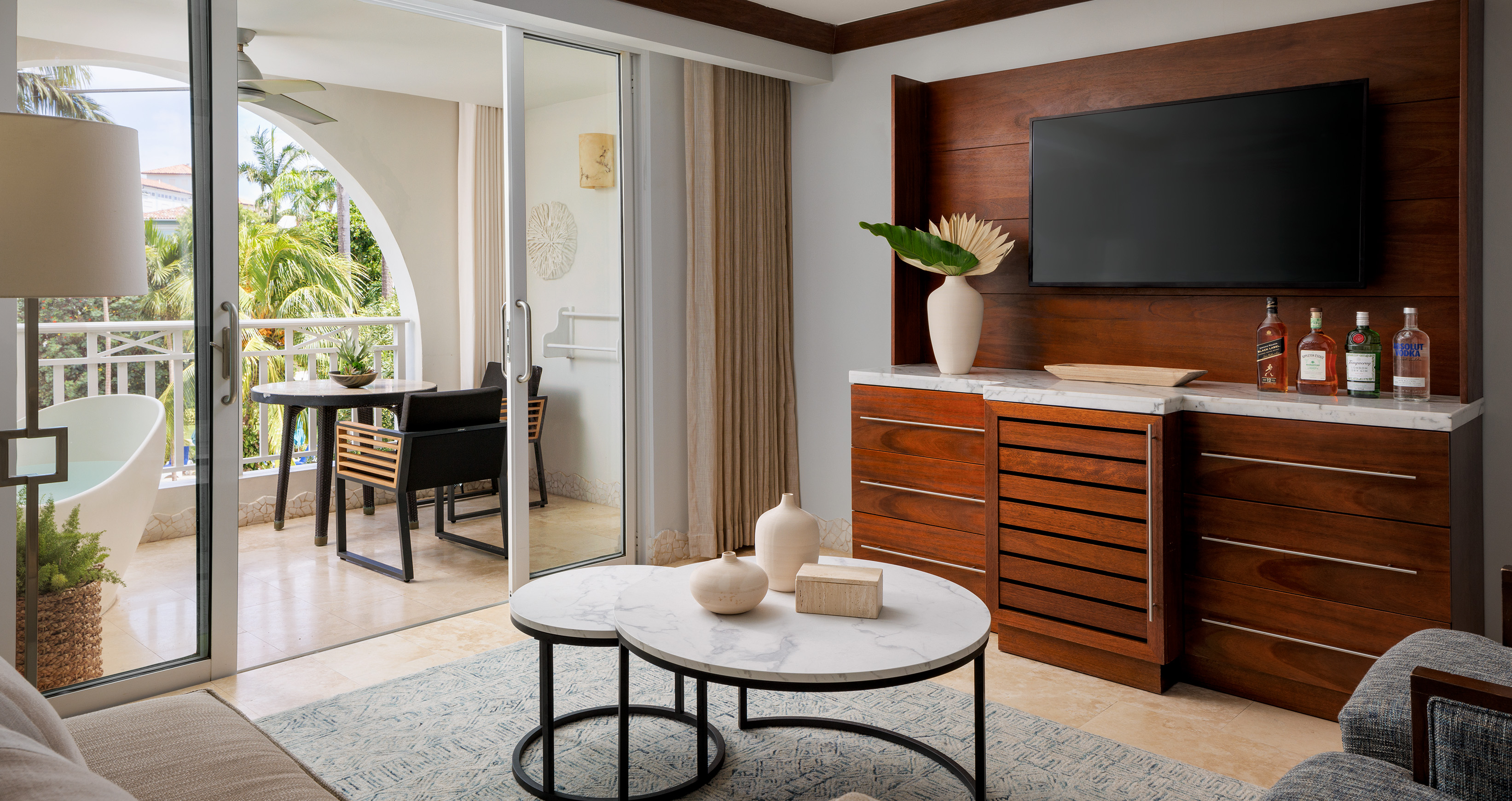 Suite Pool View One Bedroom