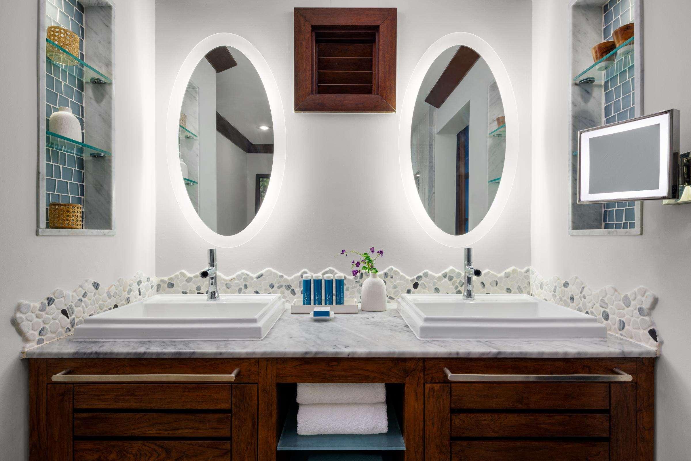 Room Pool View King Bed