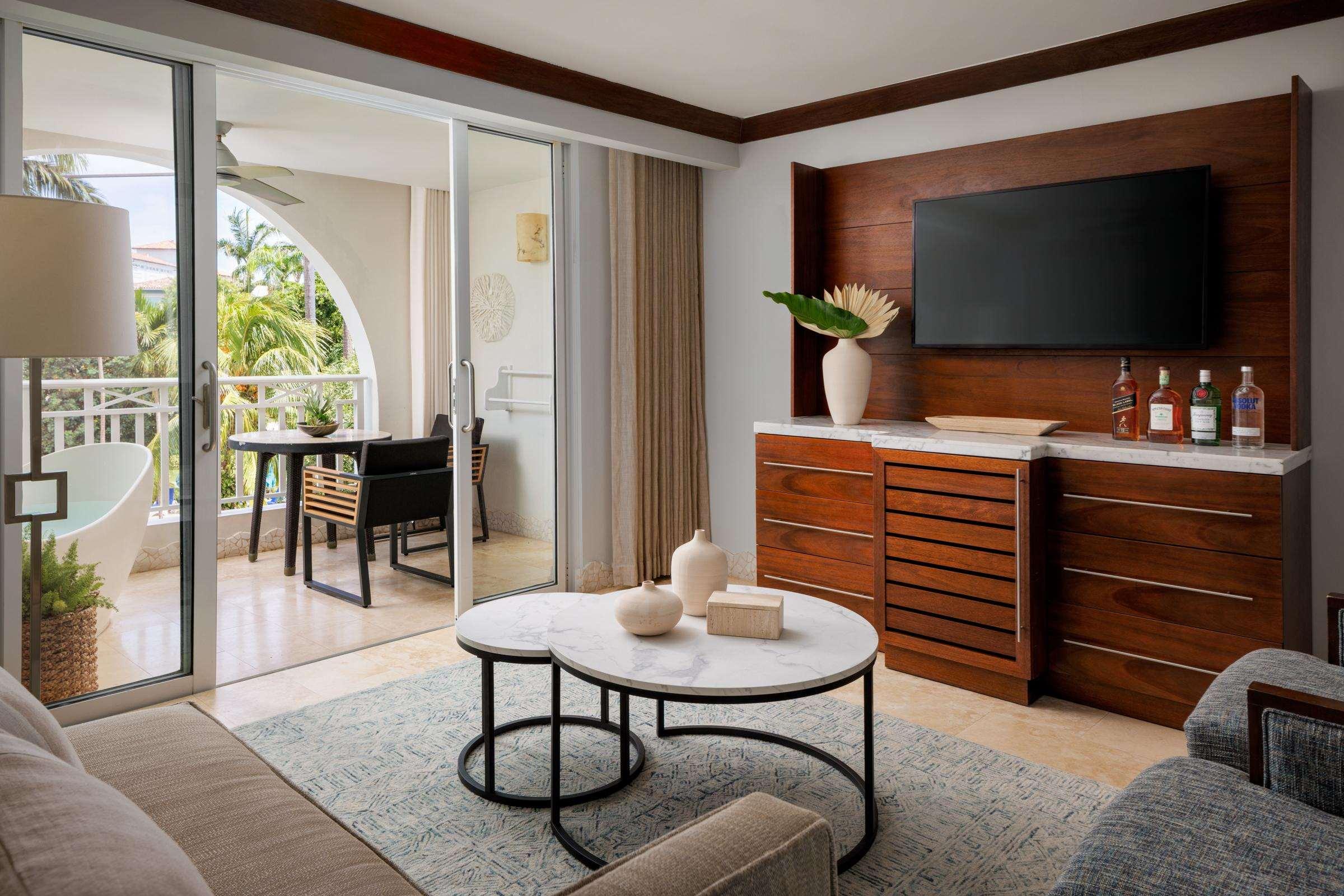 Suite Pool View One Bedroom