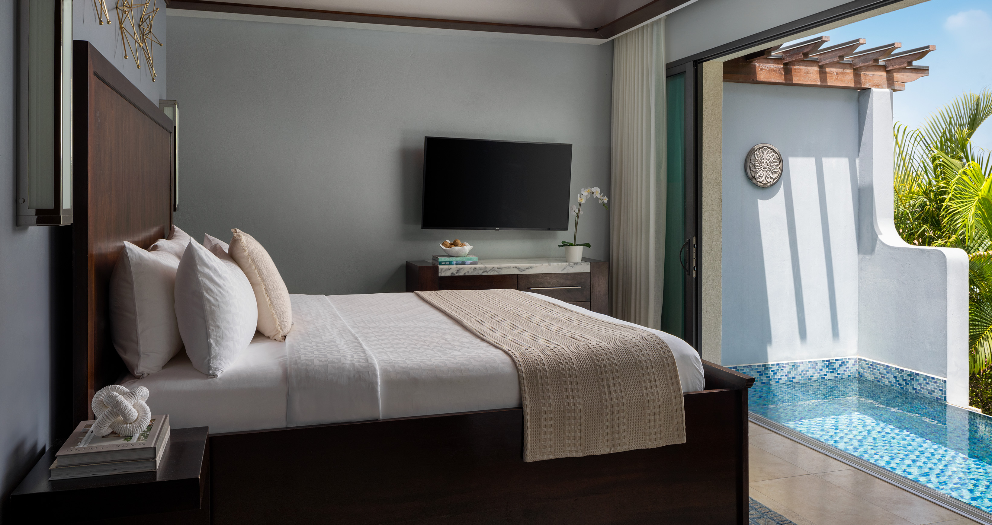 Suite with Private Pool