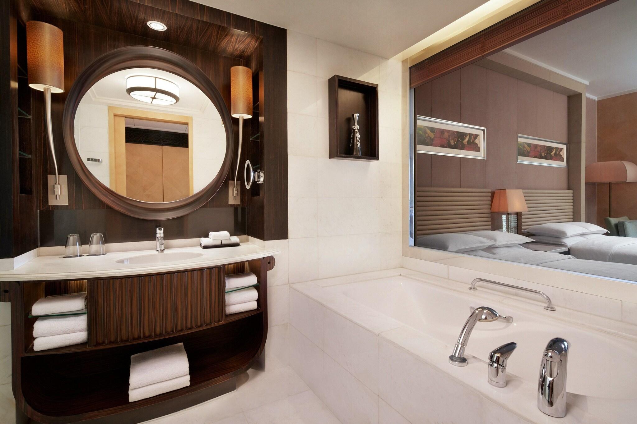 Double City View King Bed