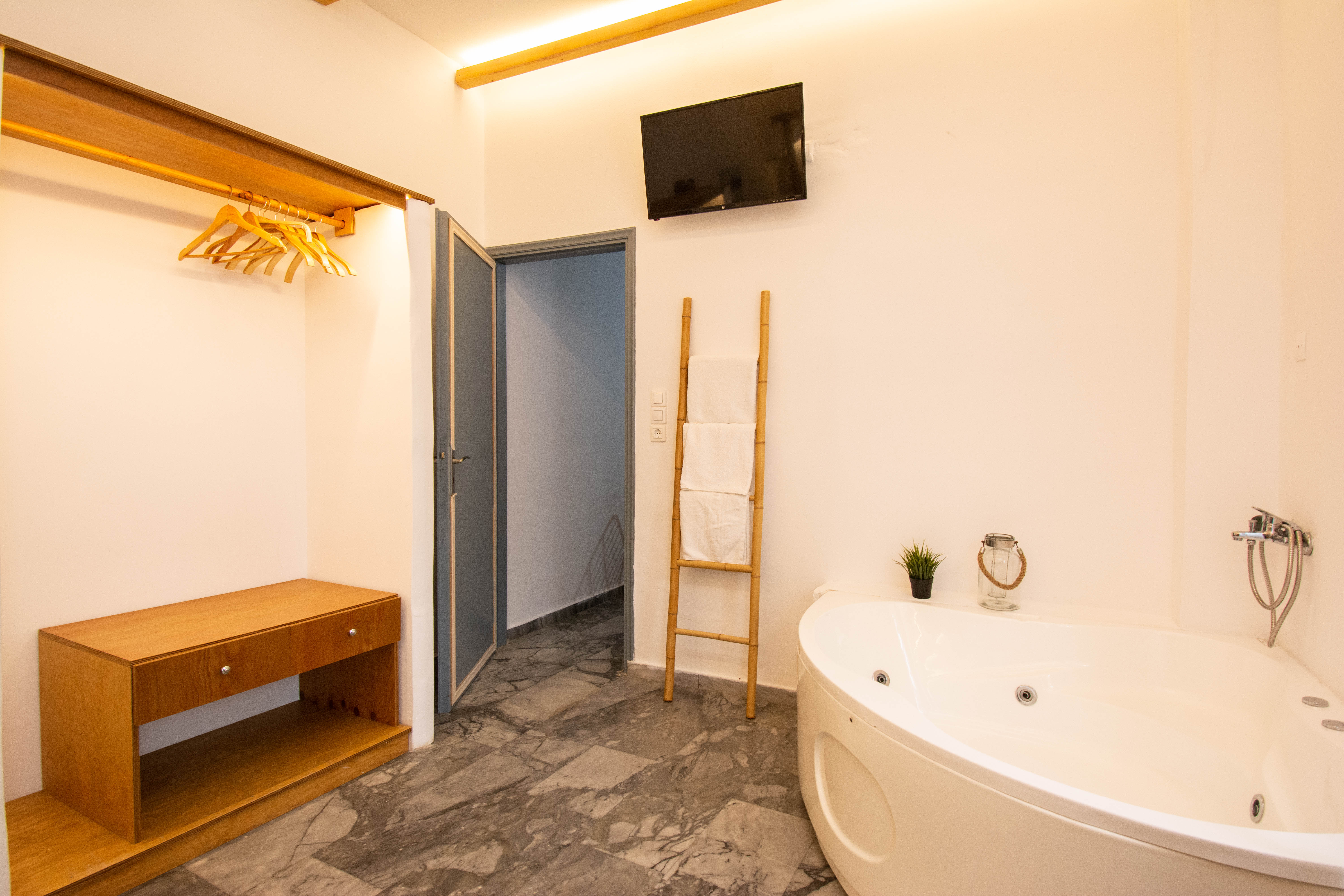 Apartment with Jacuzzi