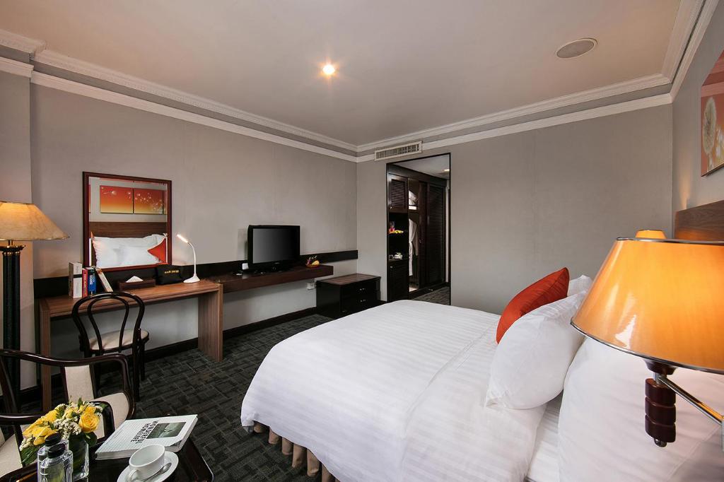 Double Superior Lake View