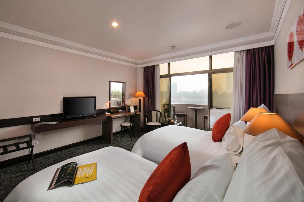 Twin Superior Lake View