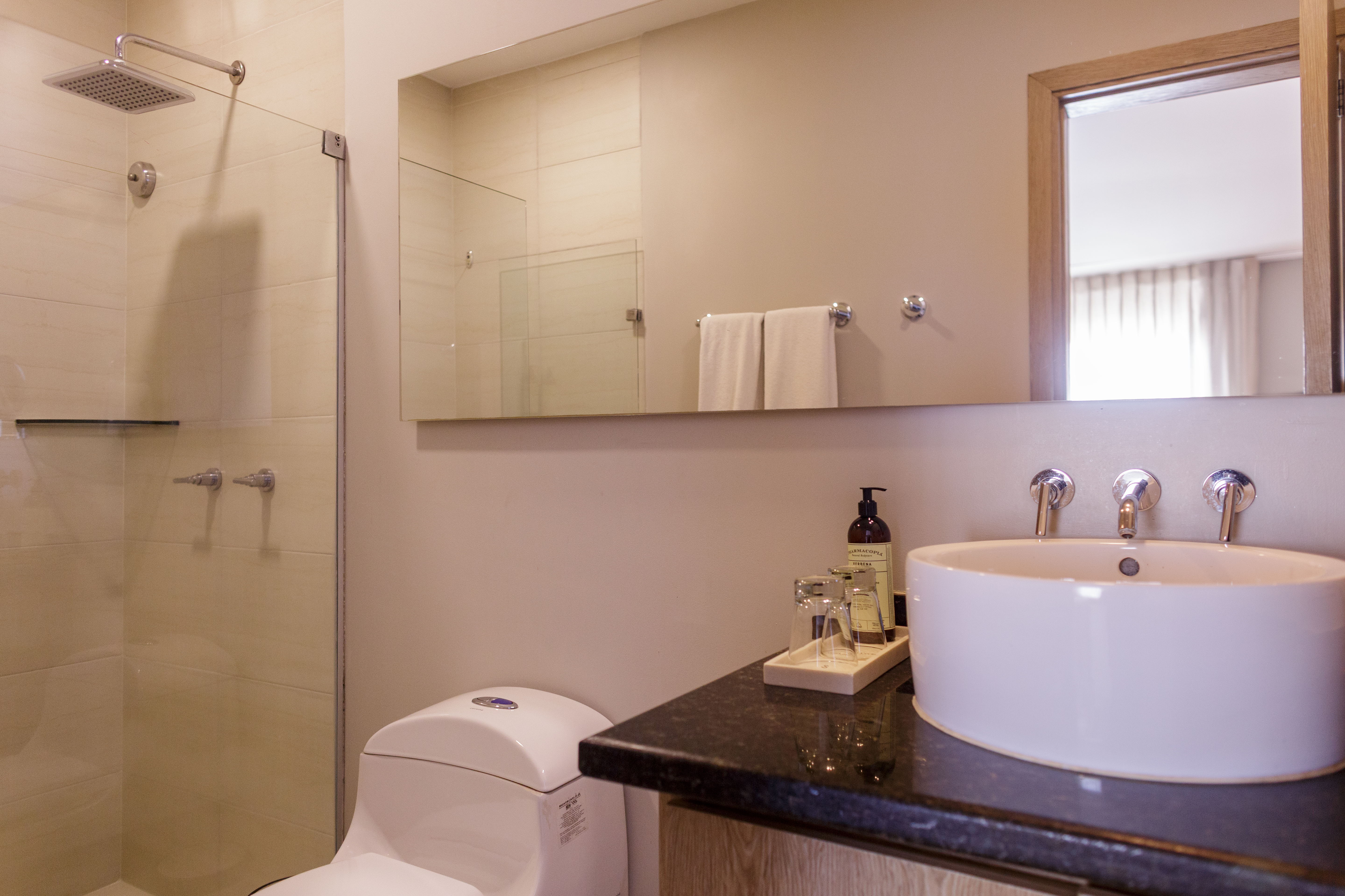 Double Deluxe One Bed