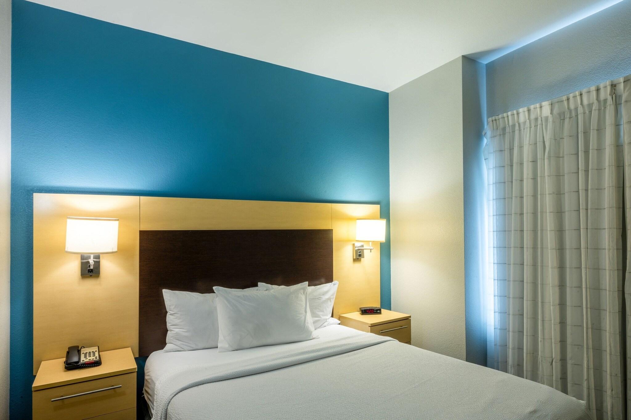 Suite Queen Size Bed