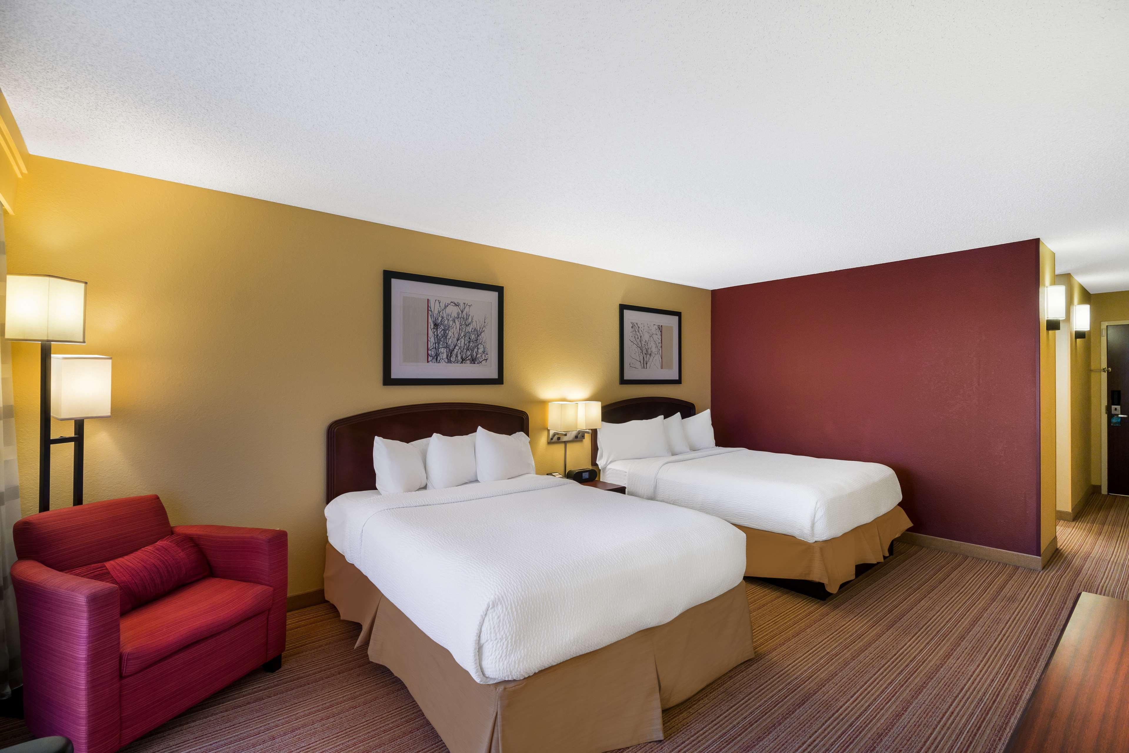 Double Deluxe Two Queen Beds