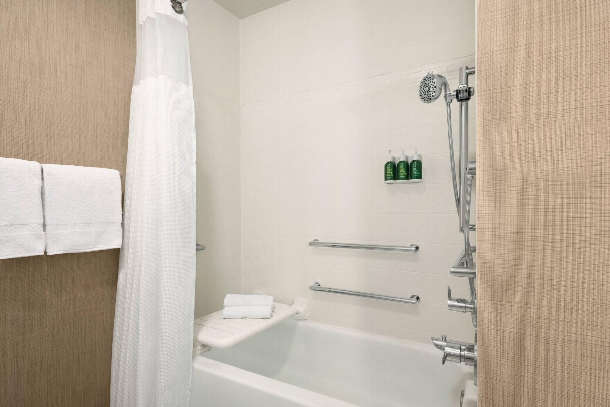 Suite Queen Size Bed