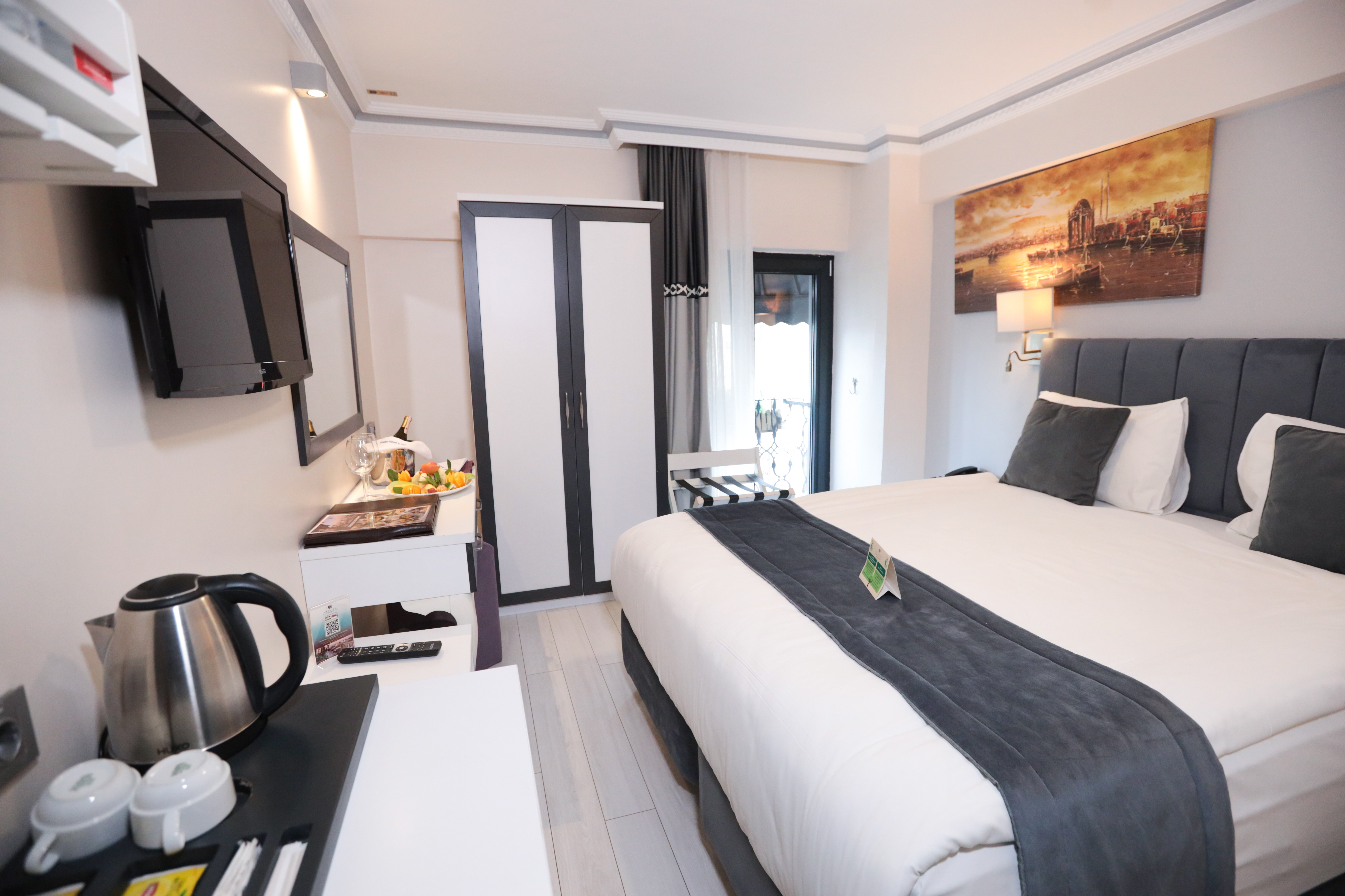 Double Accessible King Size Bed