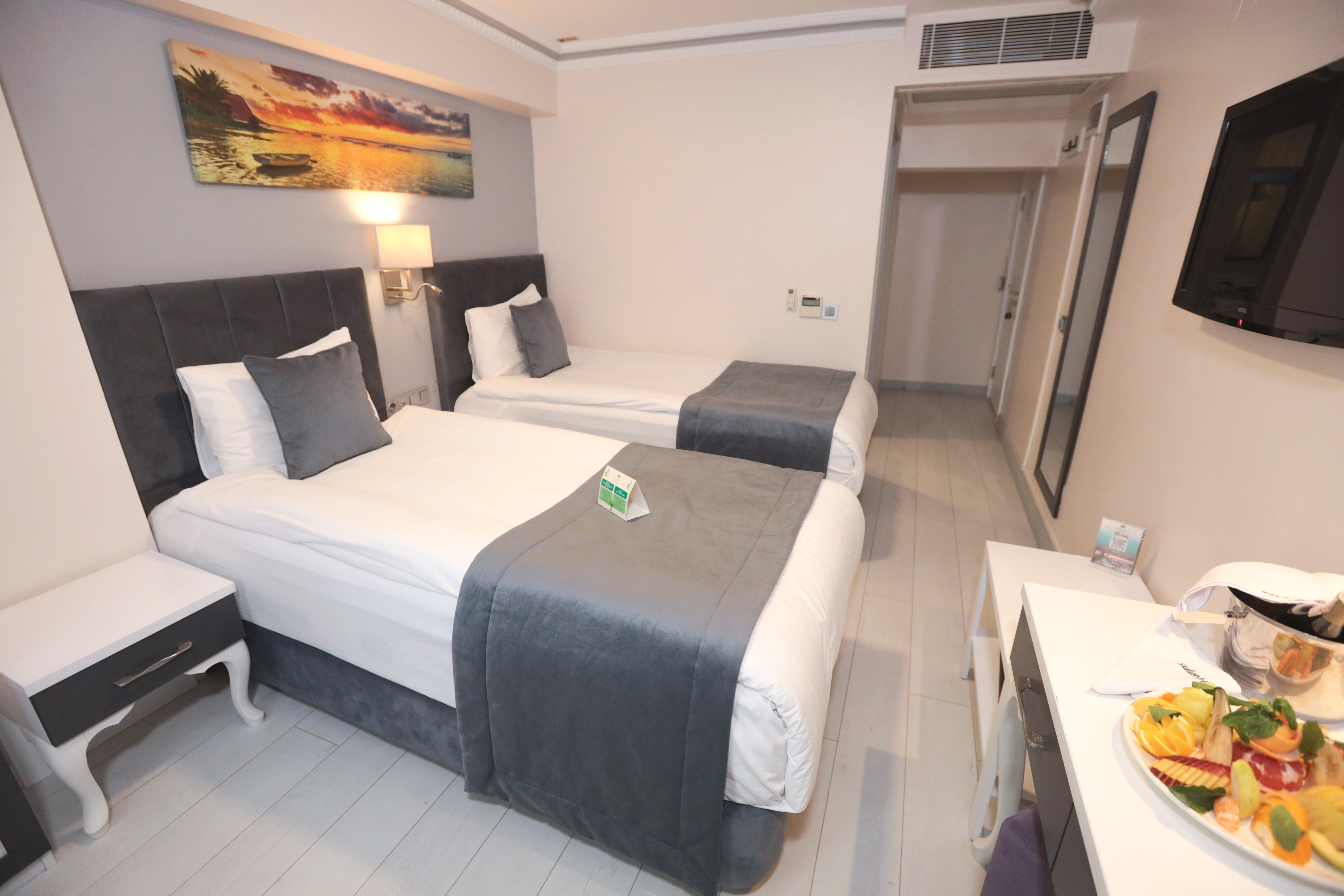 Double Shared Internal Bathroom