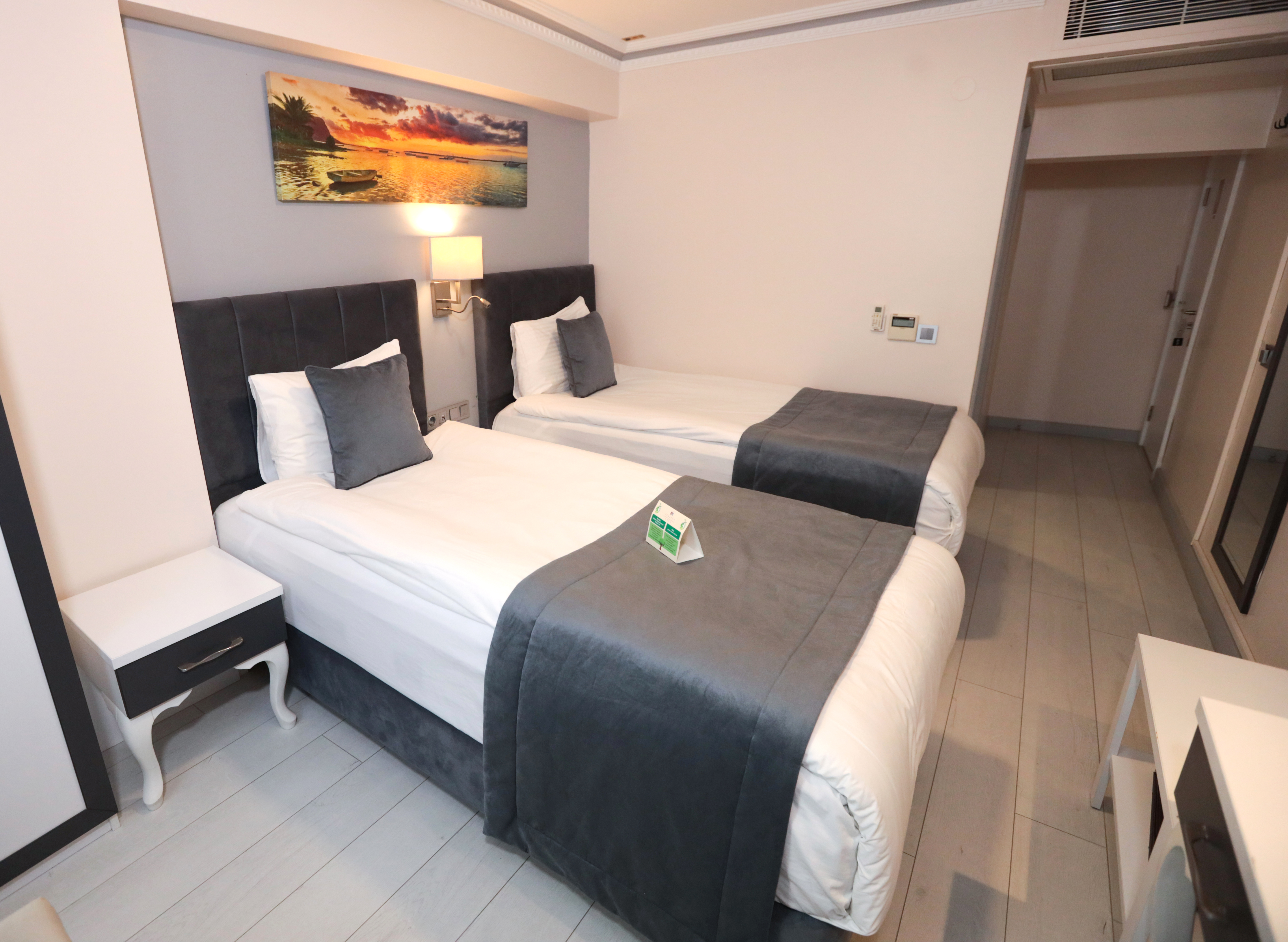 Double Shared Internal Bathroom