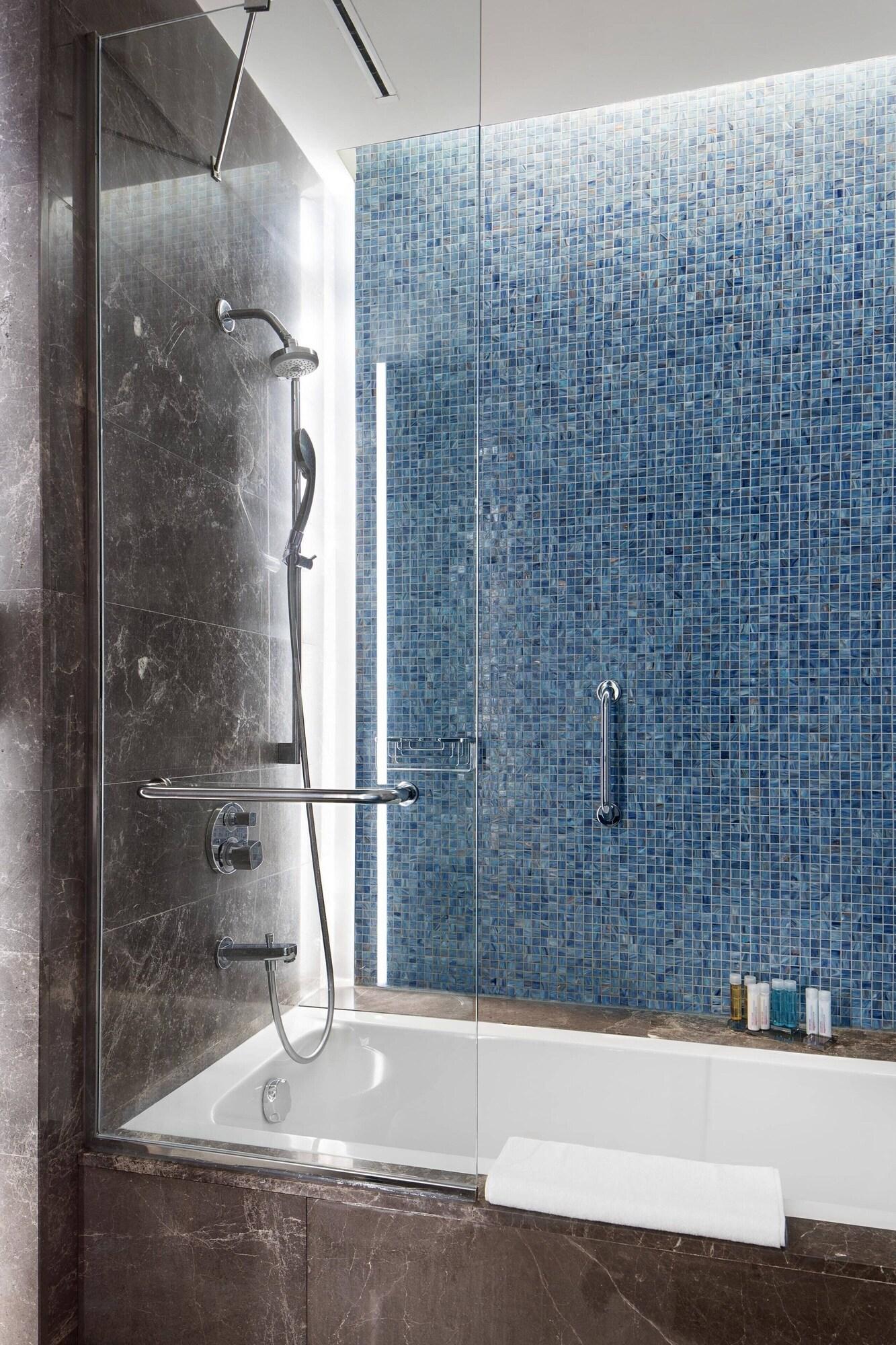 Double Executive King Bed