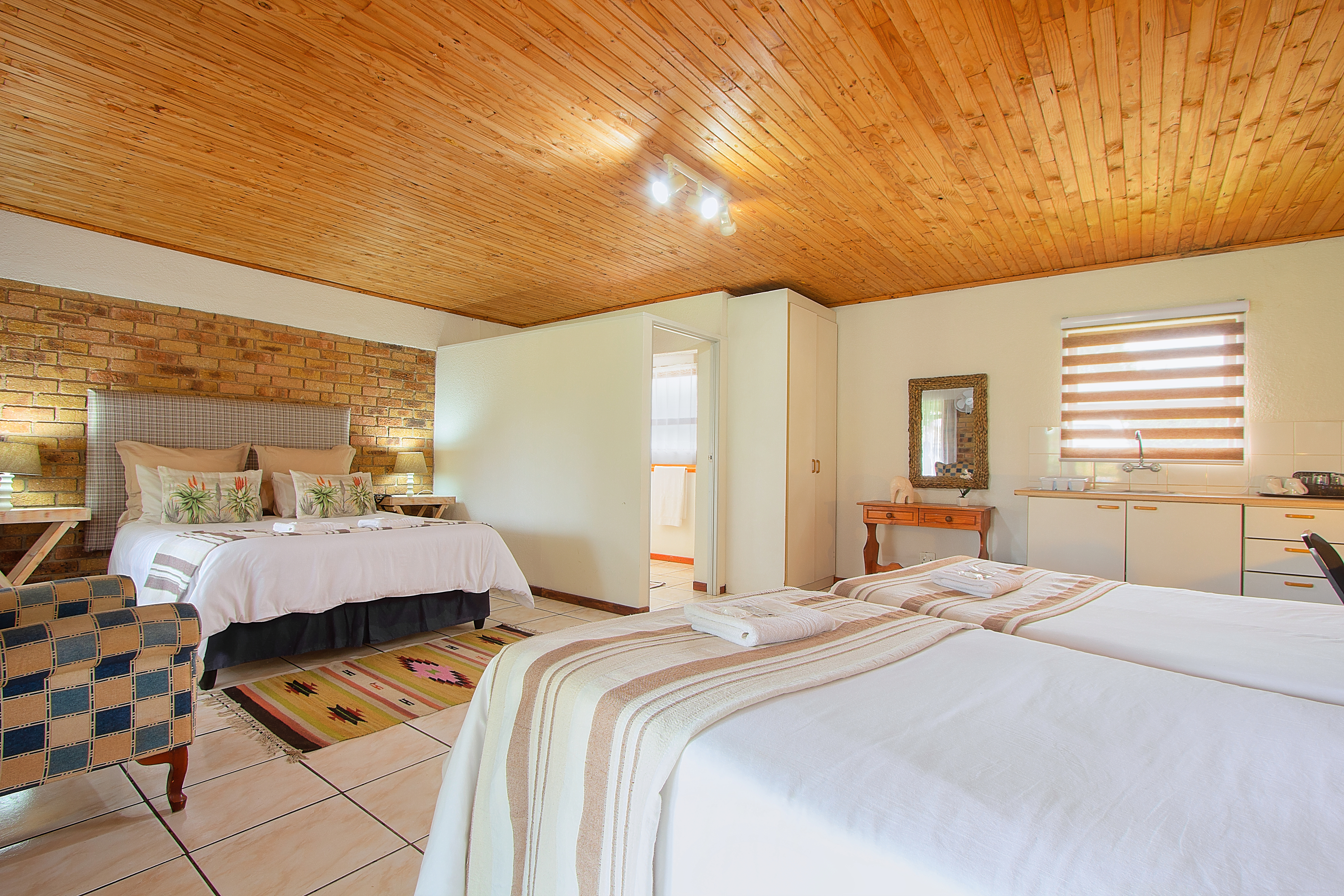 Family Room Capacity 4