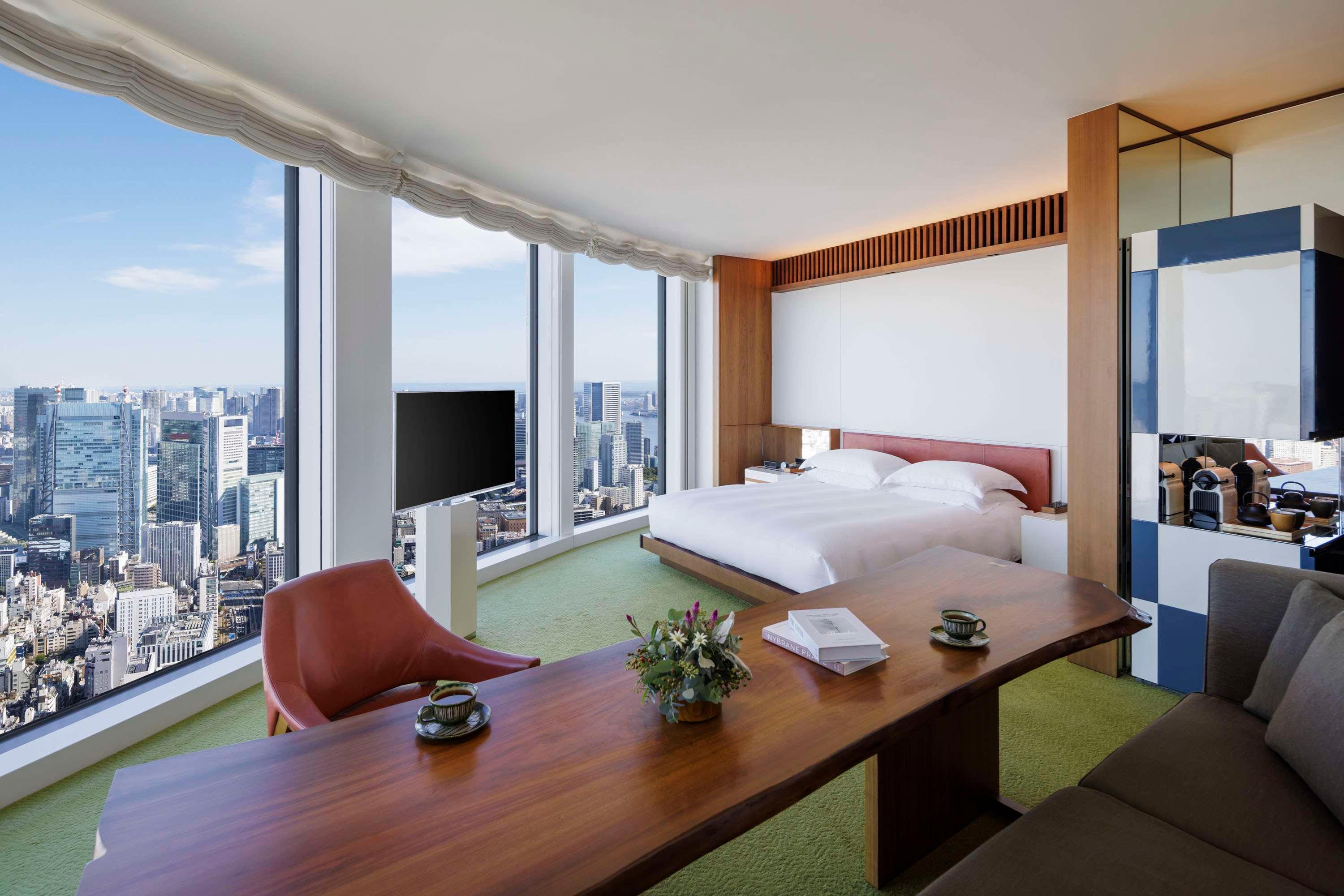 Double Deluxe King Bed