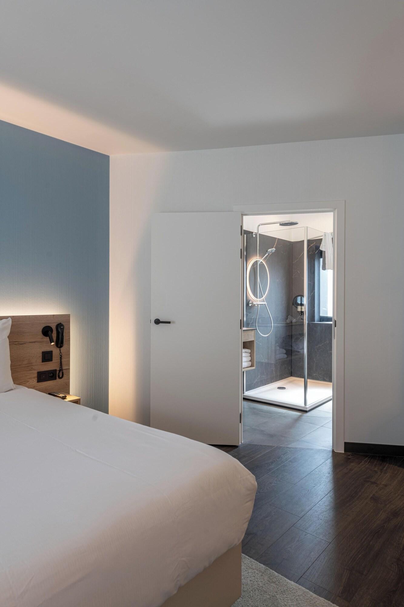 Family Room King Size Bed