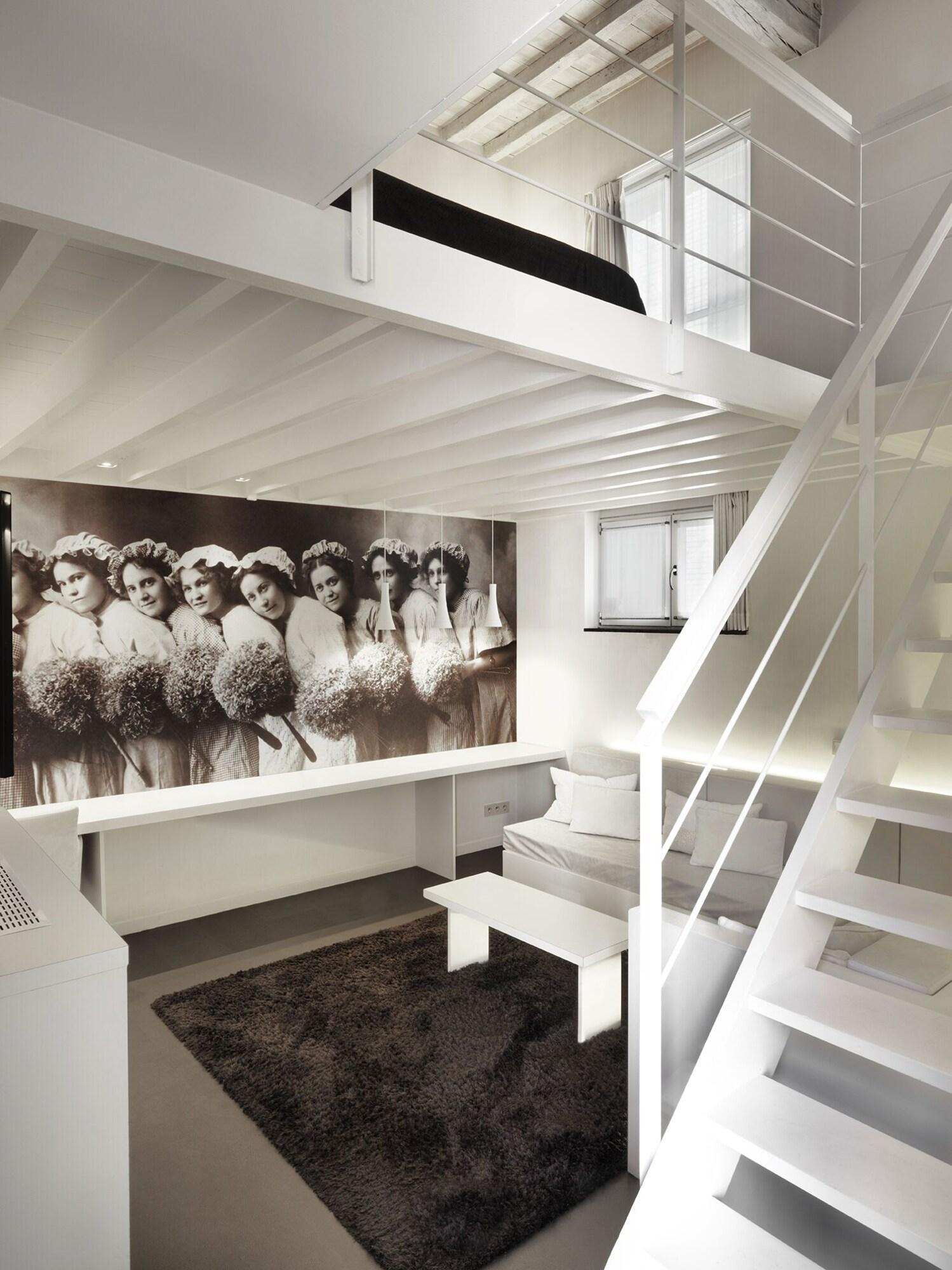 Family Room King Size Bed