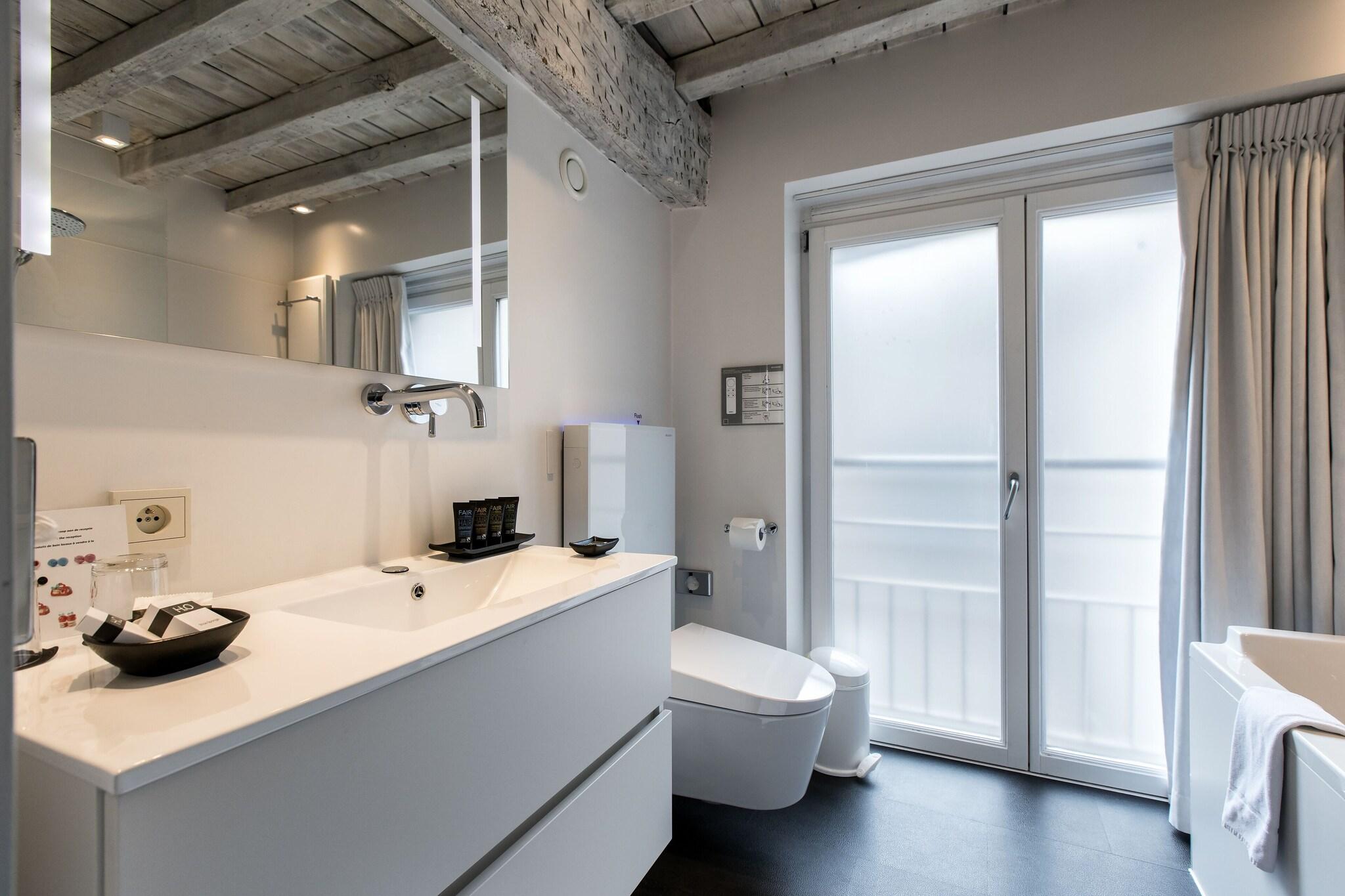 Family Room King Size Bed