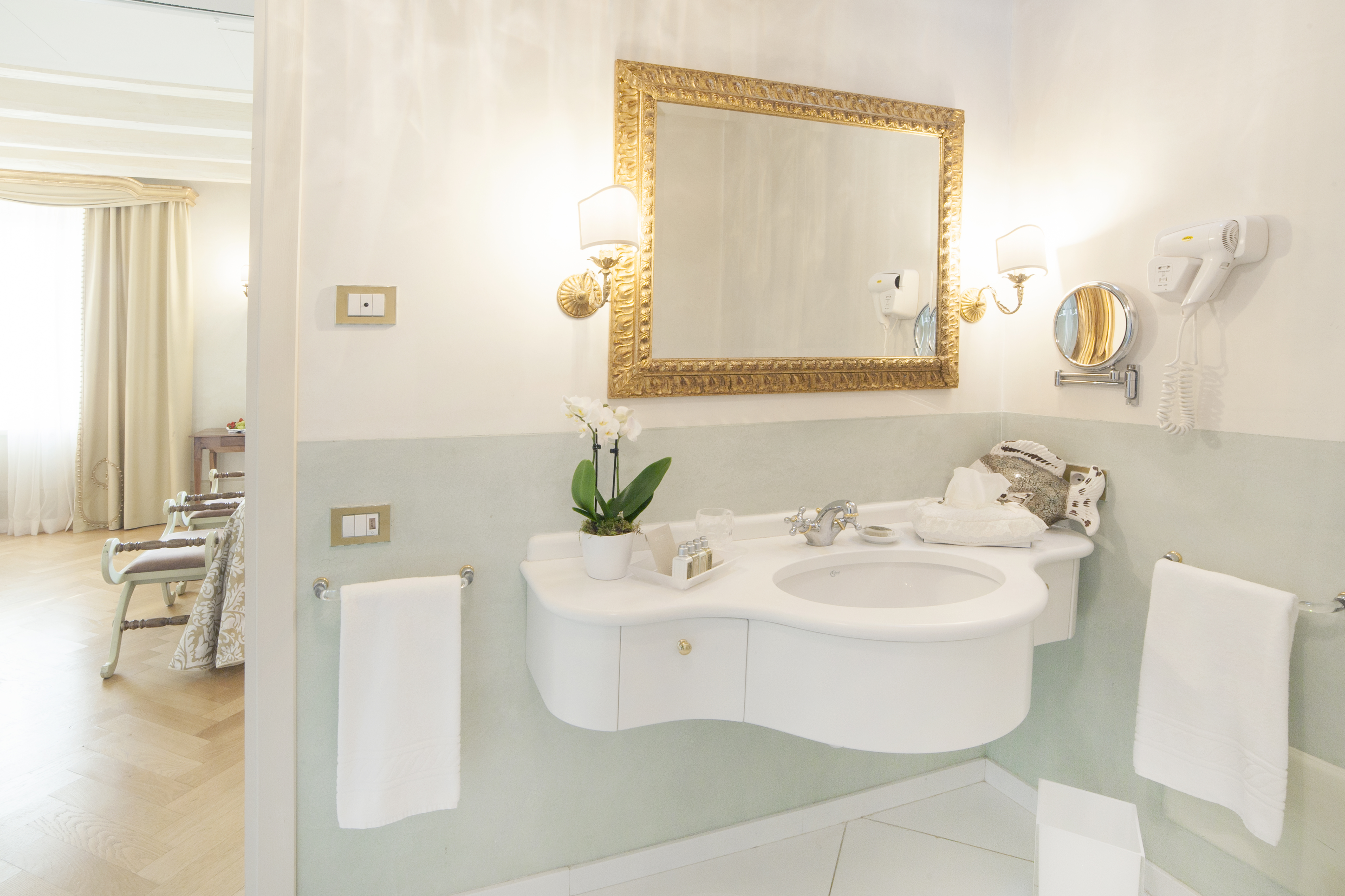 Double or Twin Superior