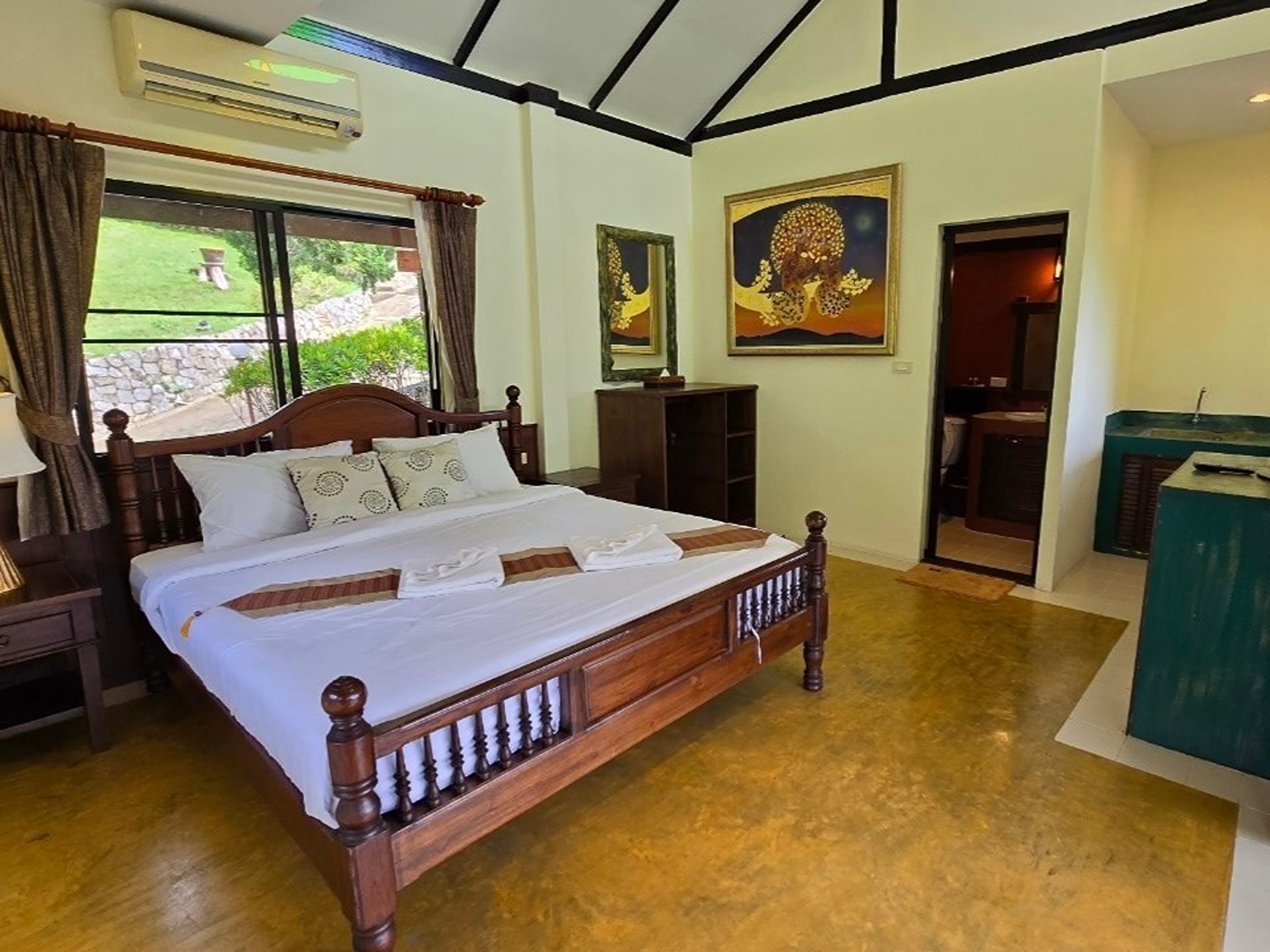 Double Deluxe King Bed