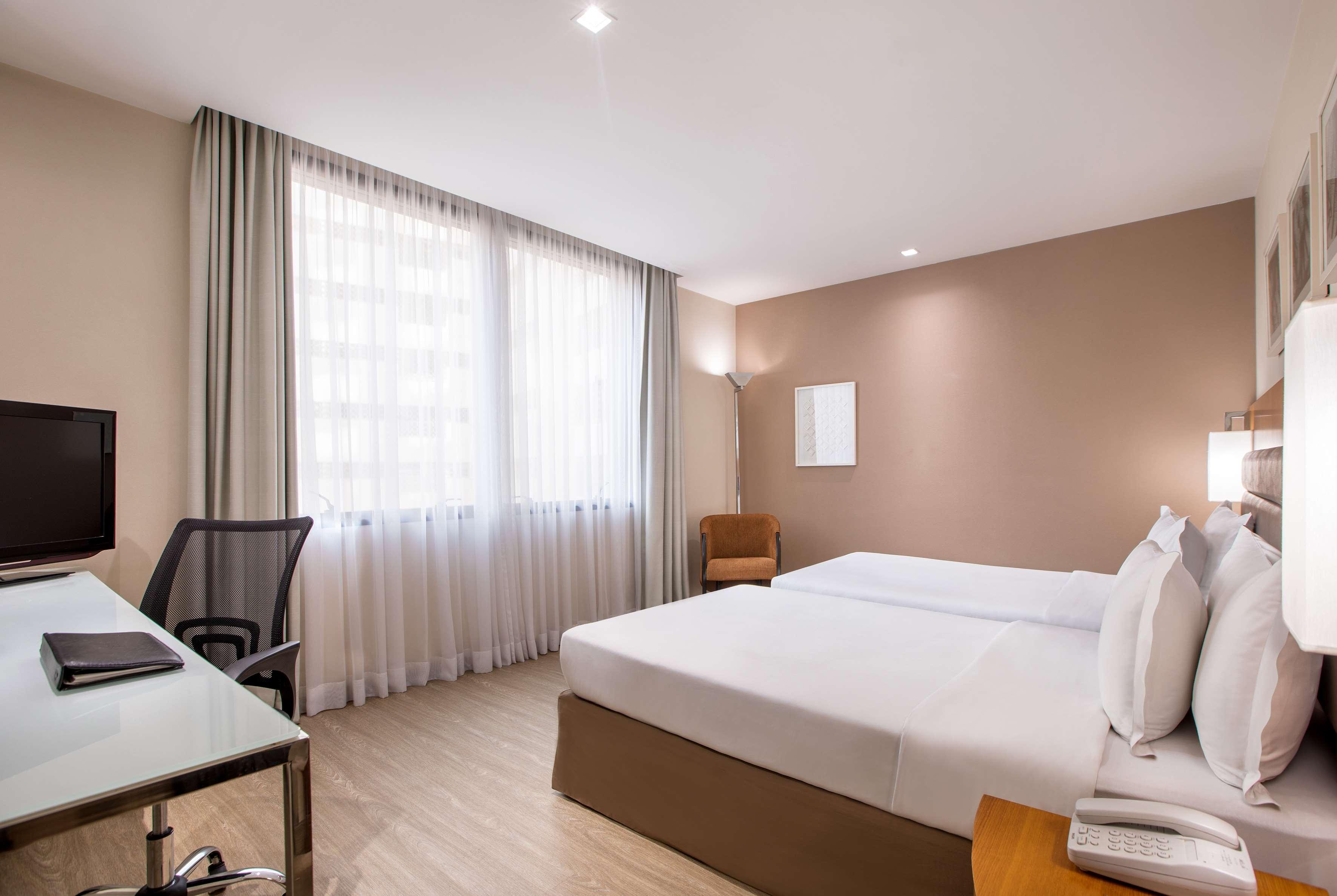 Room Connecting Room