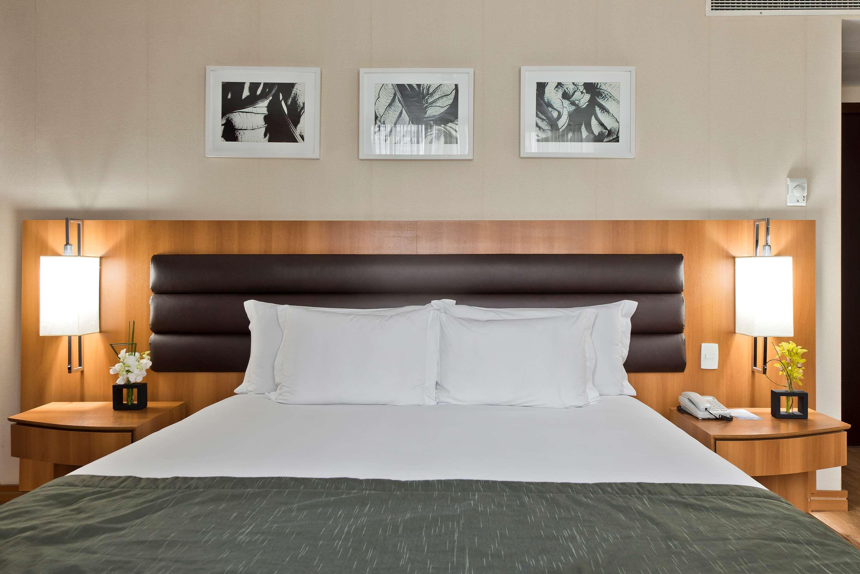 Double Queen Size Bed