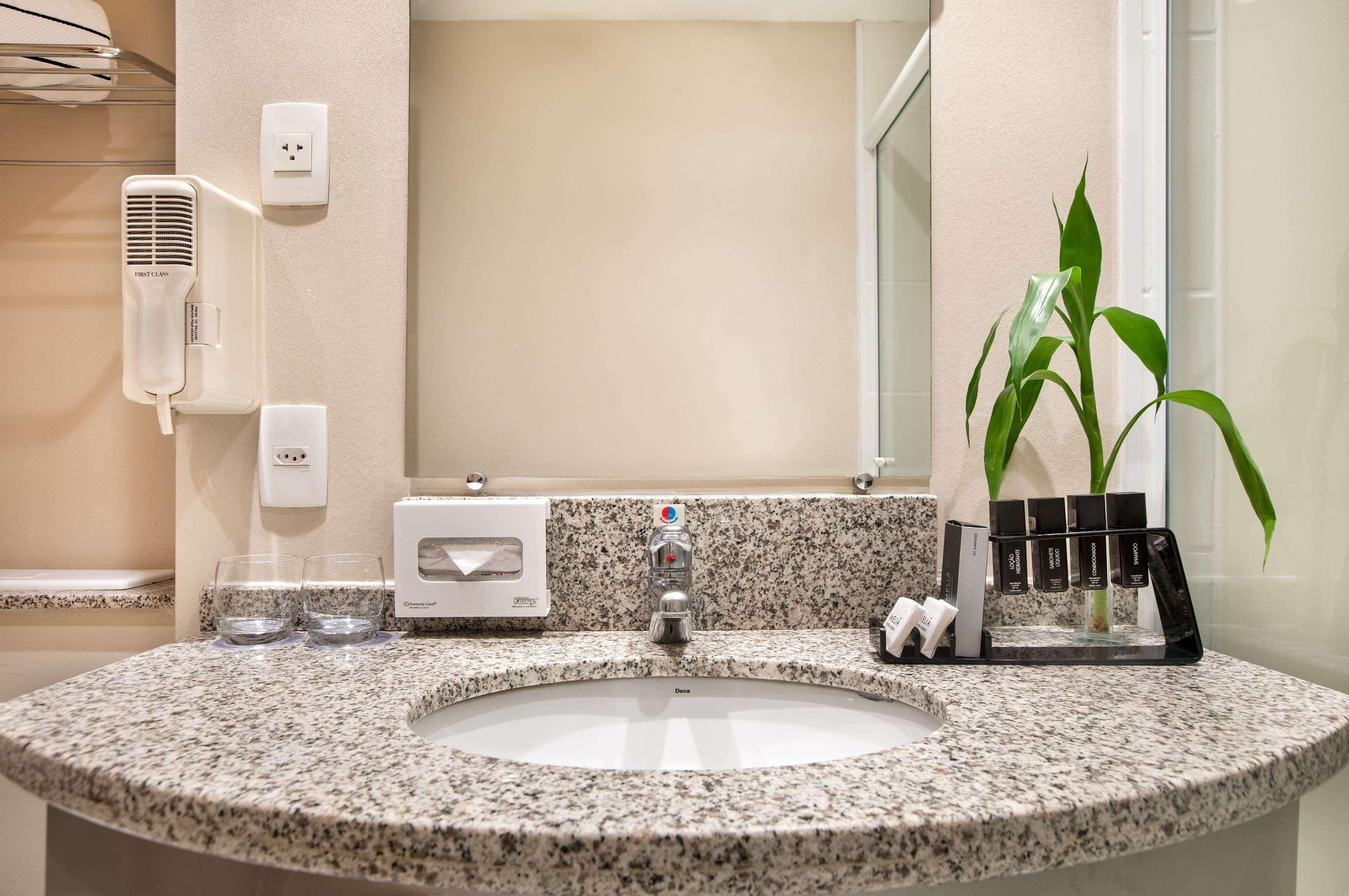 Double Deluxe Queen Bed