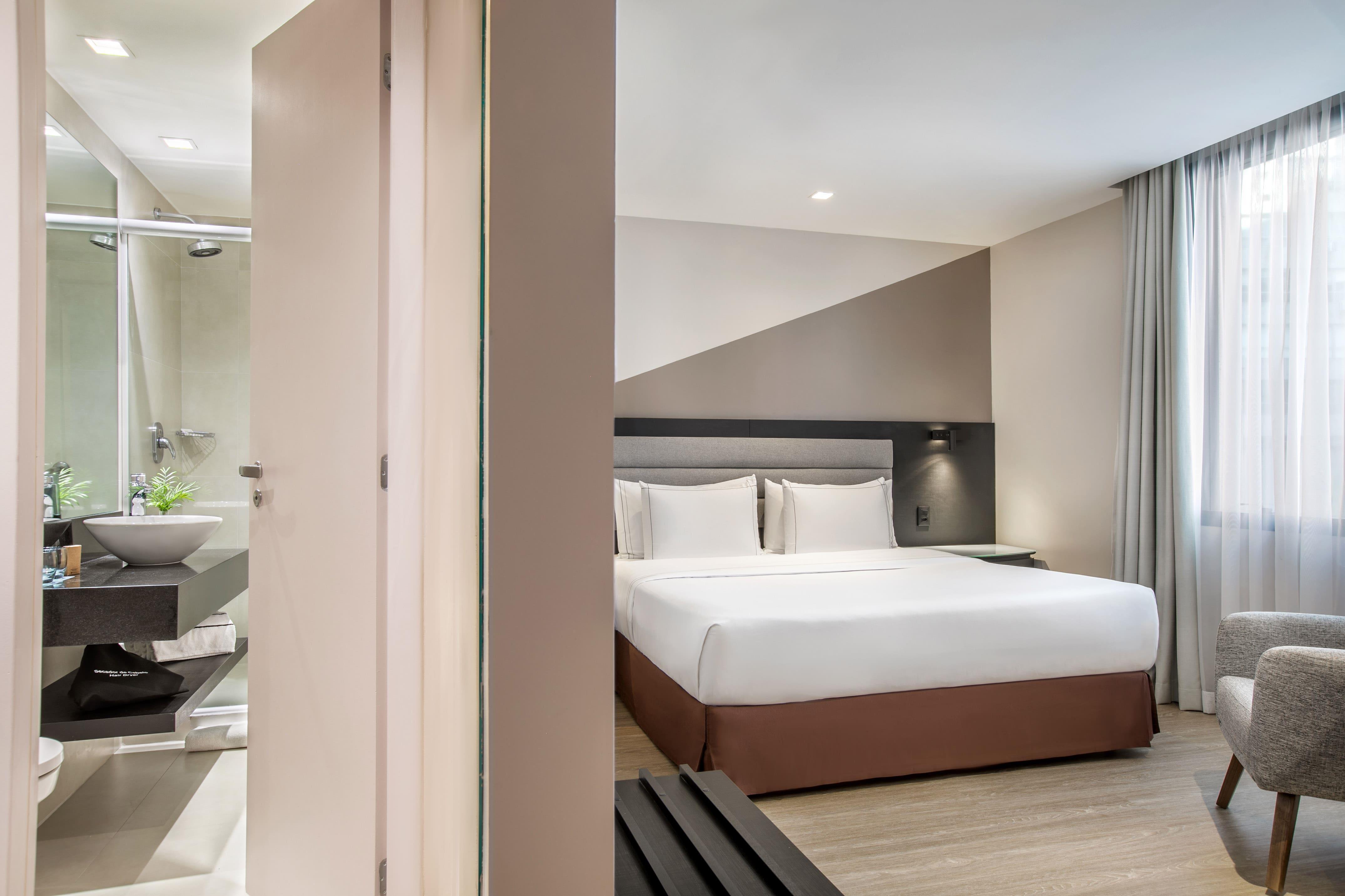 Double Deluxe Queen Bed