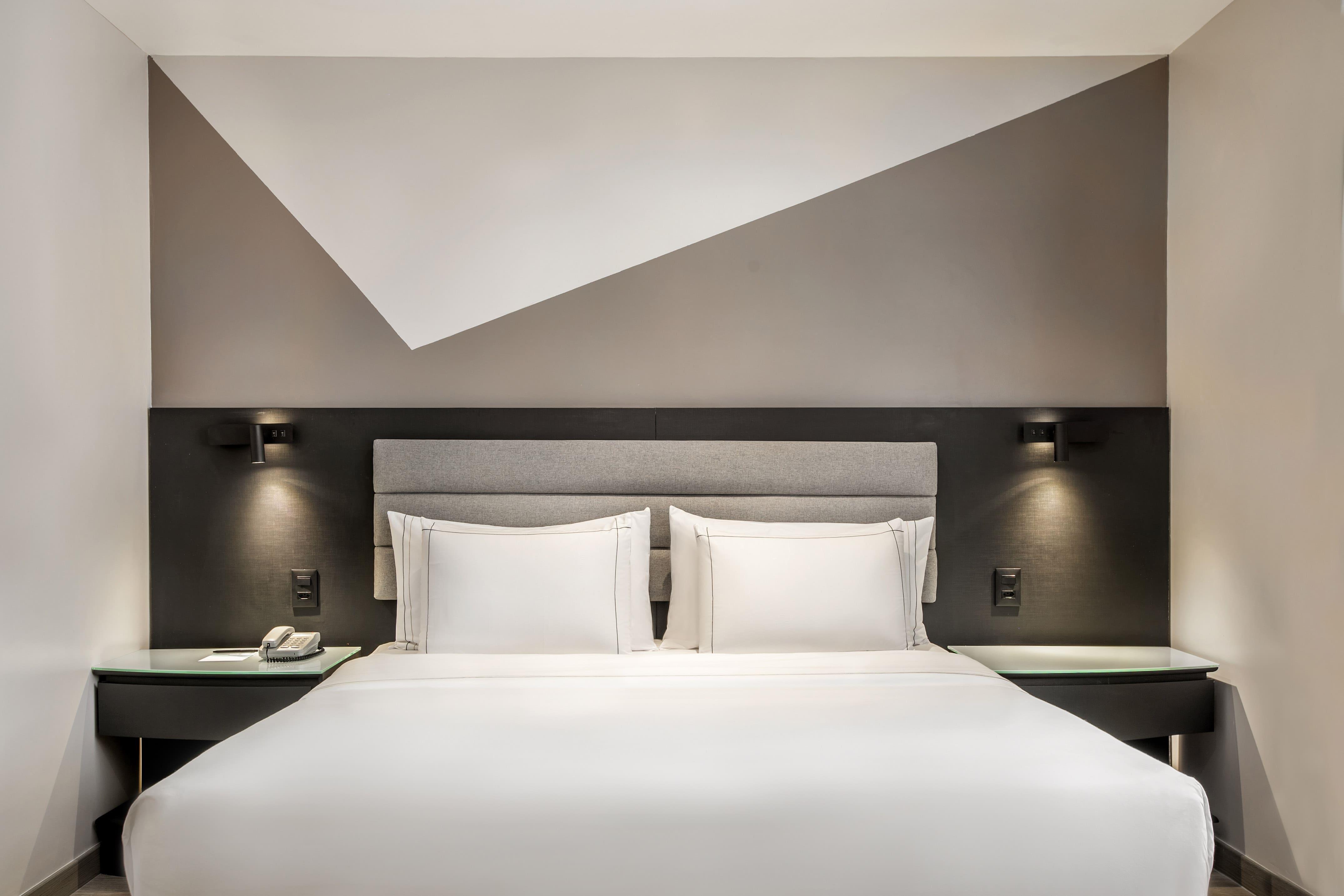 Double Deluxe Queen Bed