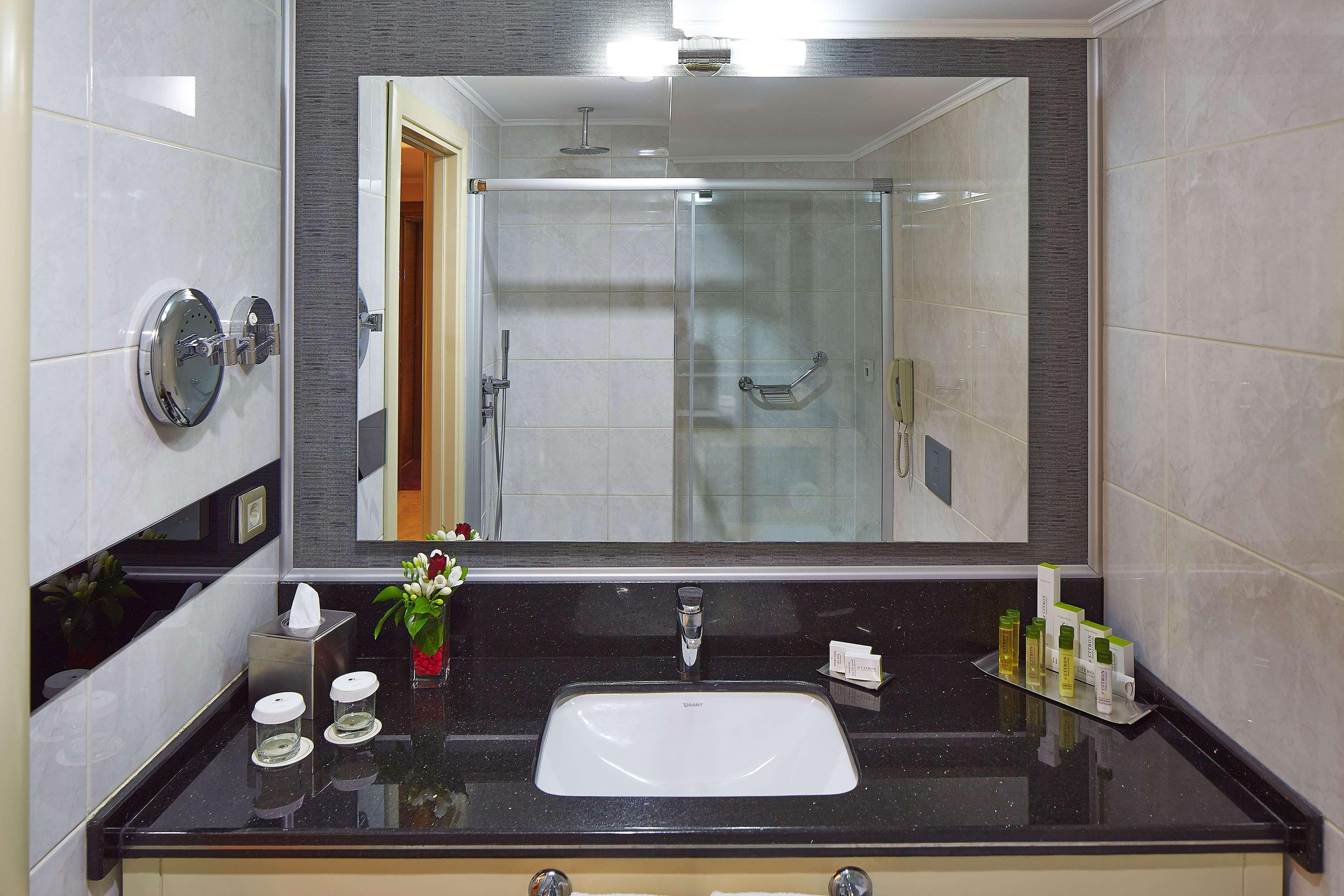 Room Guest Room King Bed