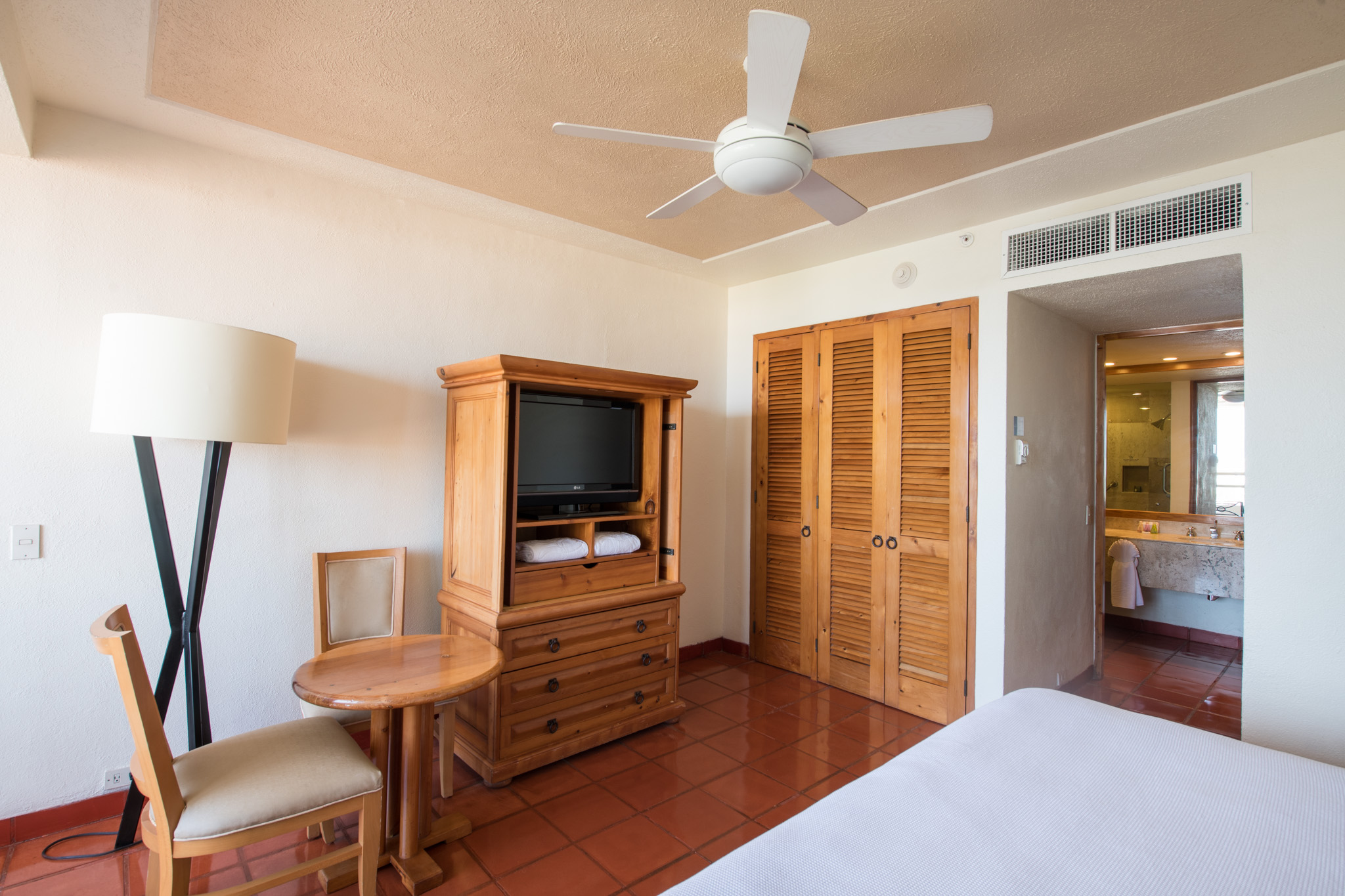 Studio King Size Bed